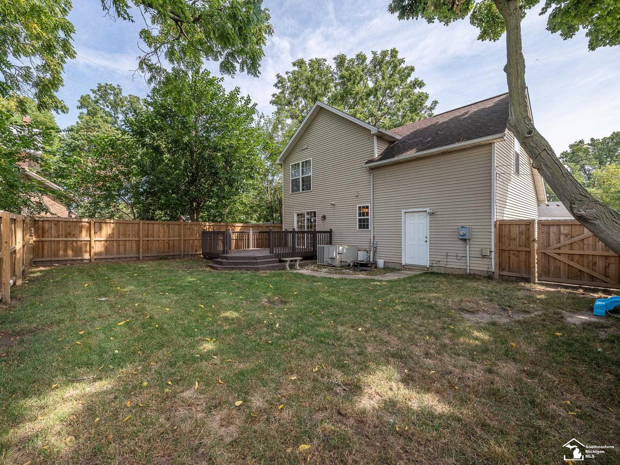 834 Navarre Street Property Photo 4