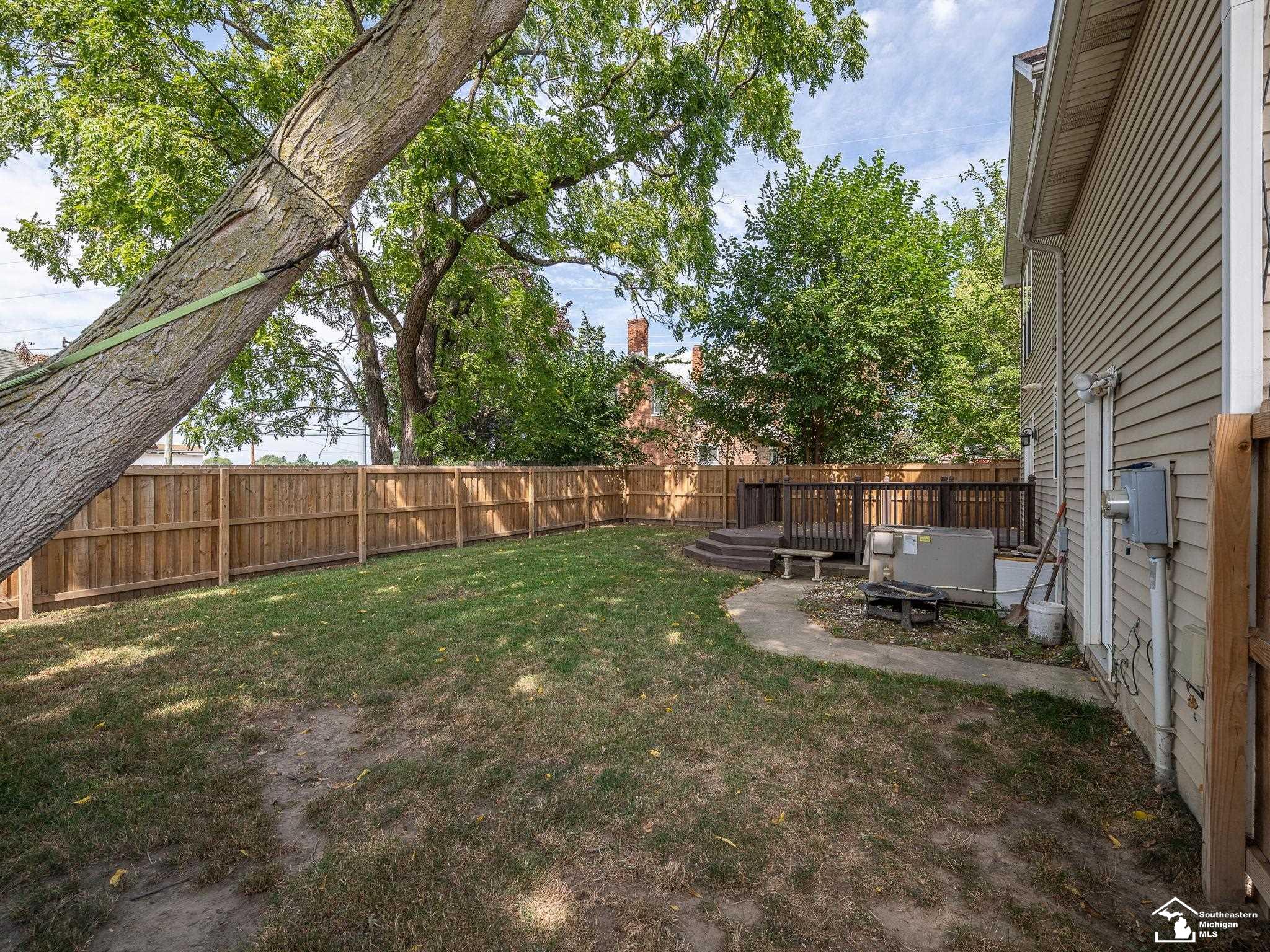 834 Navarre Street Property Photo 5