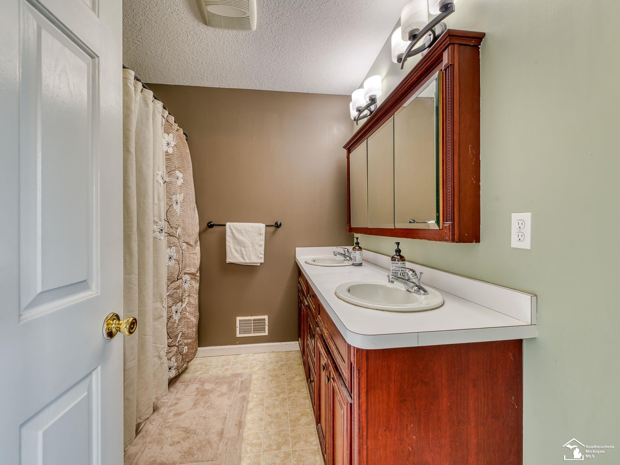 834 Navarre Street Property Photo 25