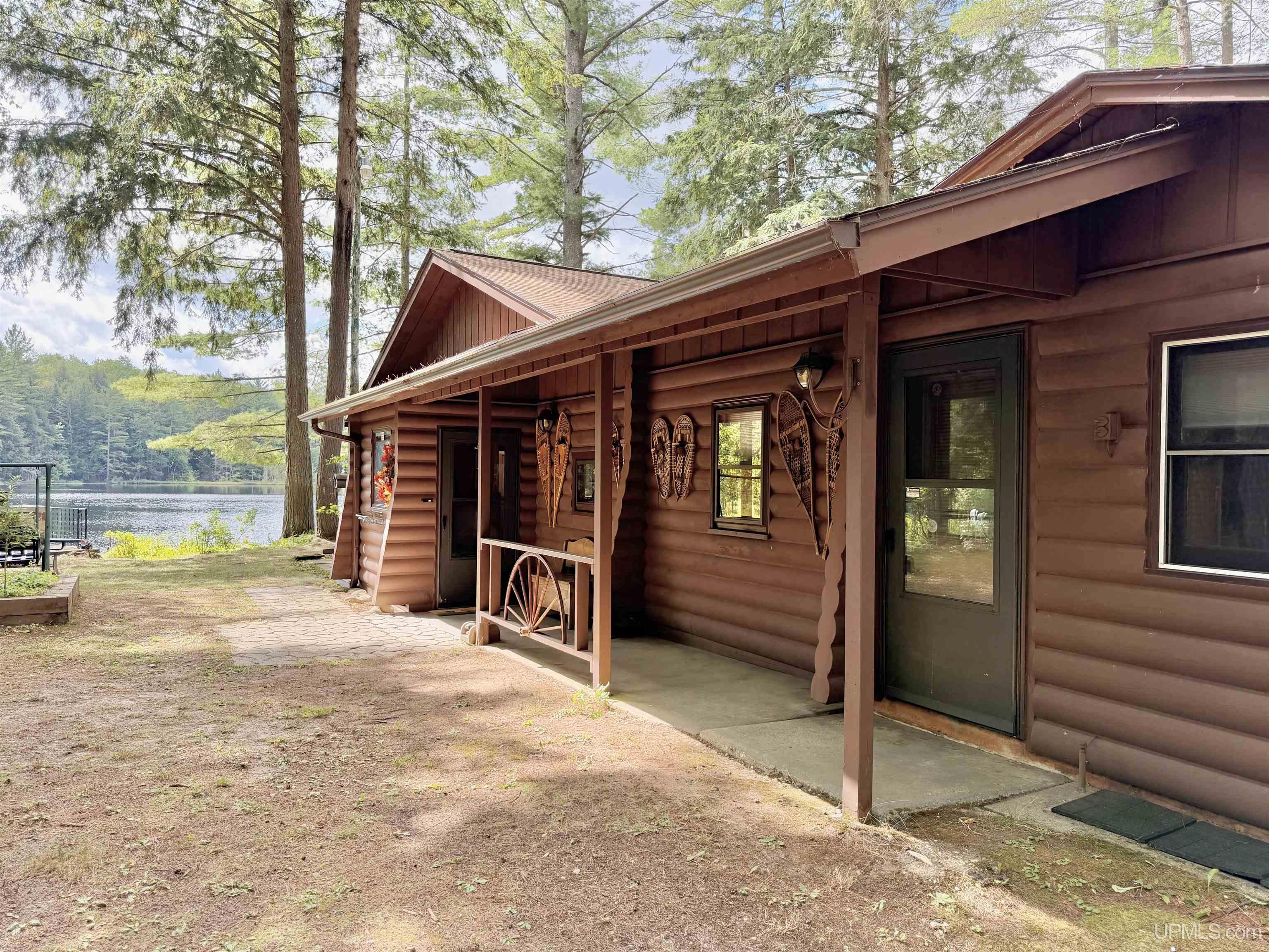 16737 Forest 13 Highway Property Photo 1