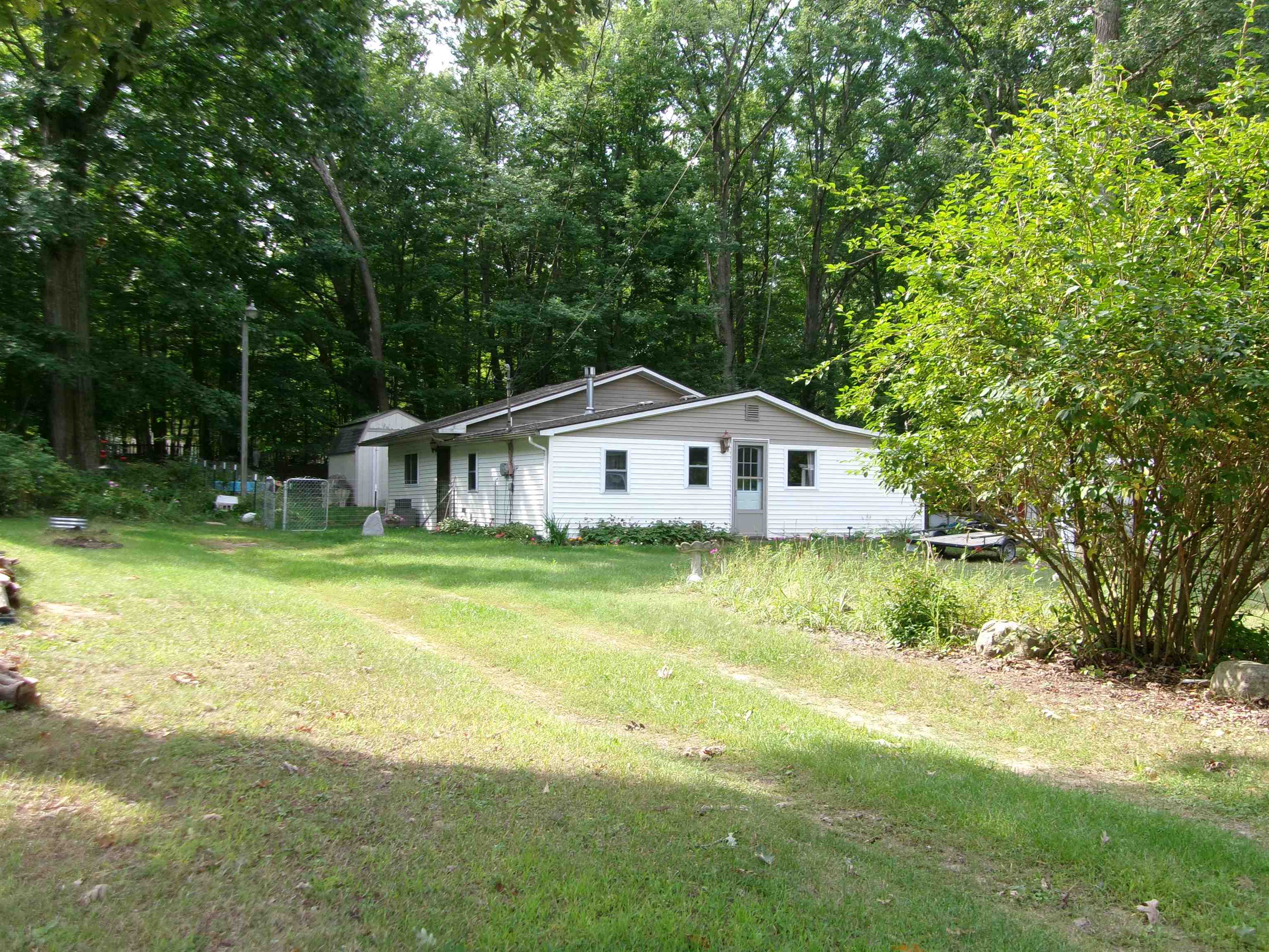 5841 Woodland Drive Property Photo 1