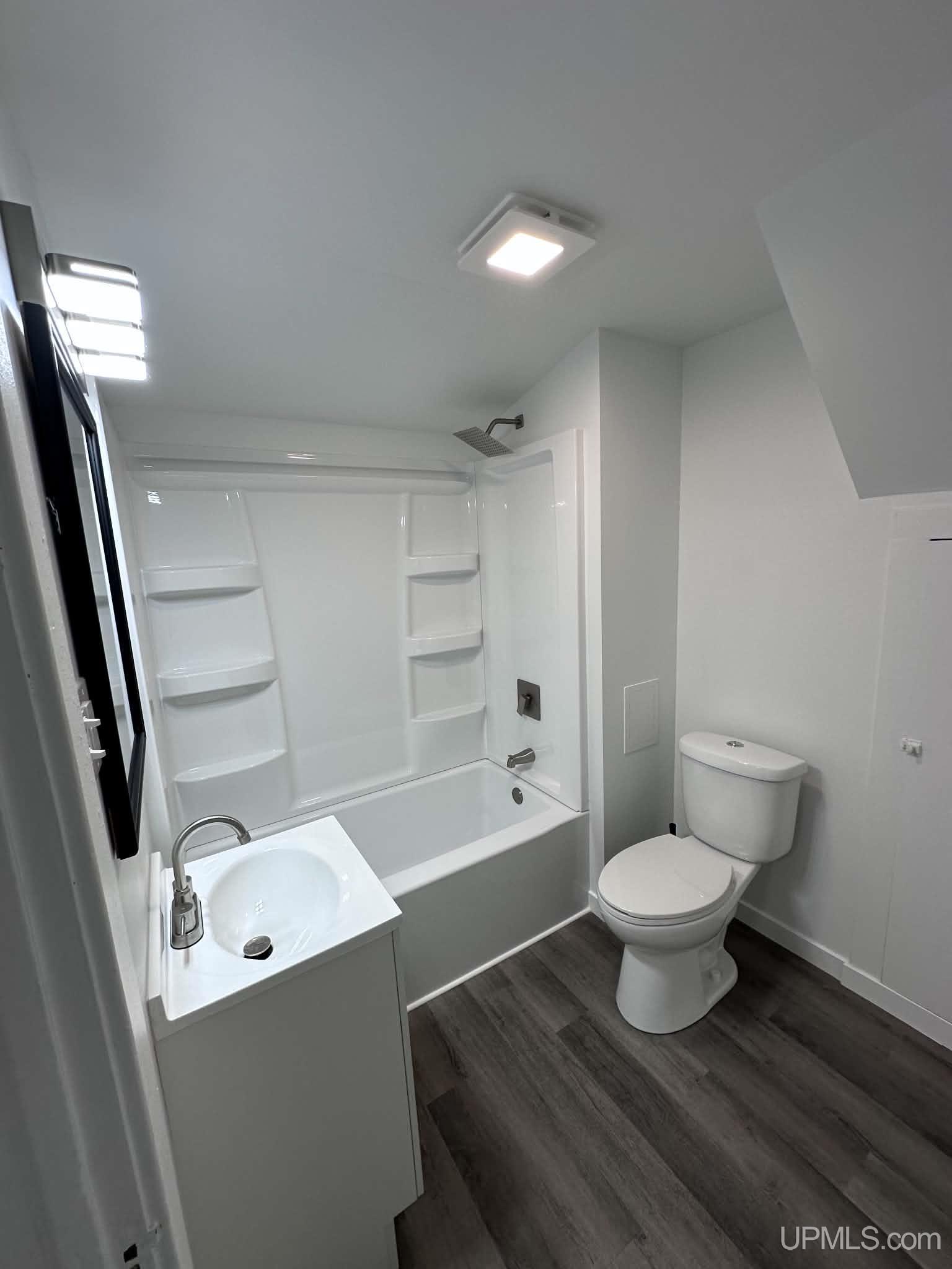 493 Jasper Street Property Photo 23