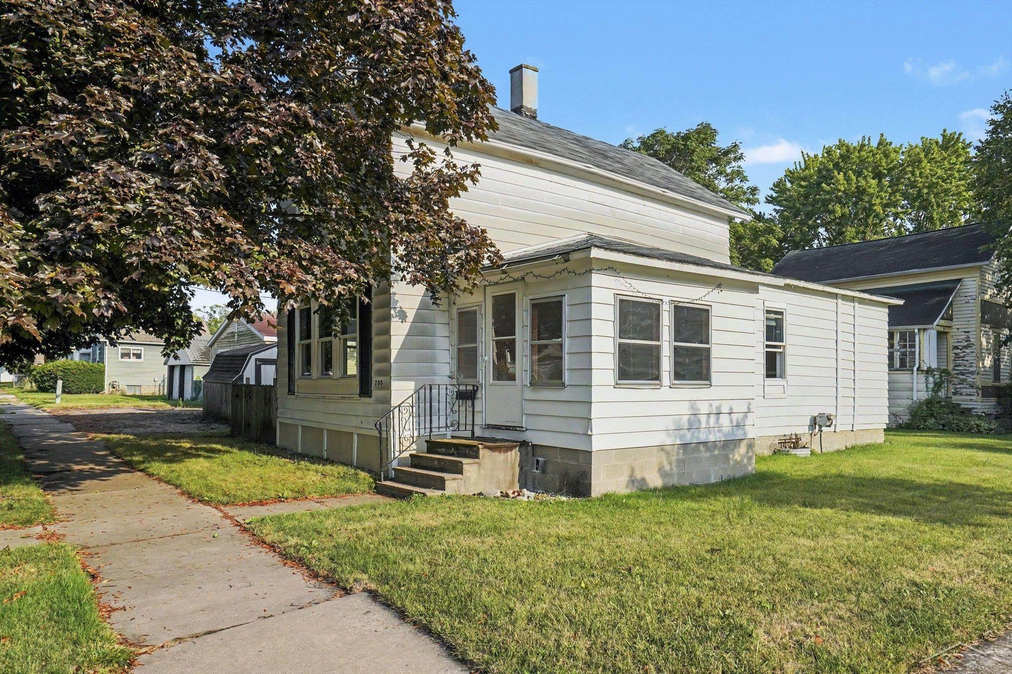 700 24th Street Property Photo 1