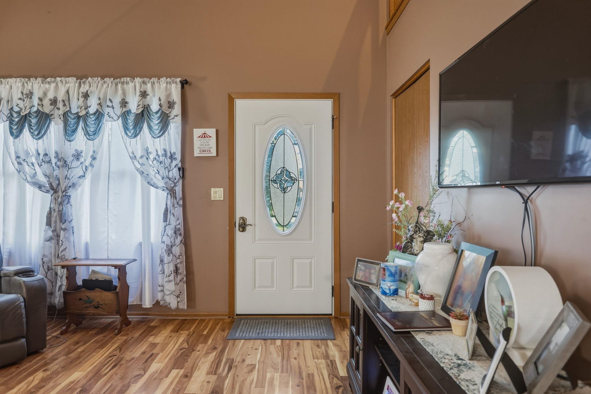 8 Cambridge Park Property Photo 6