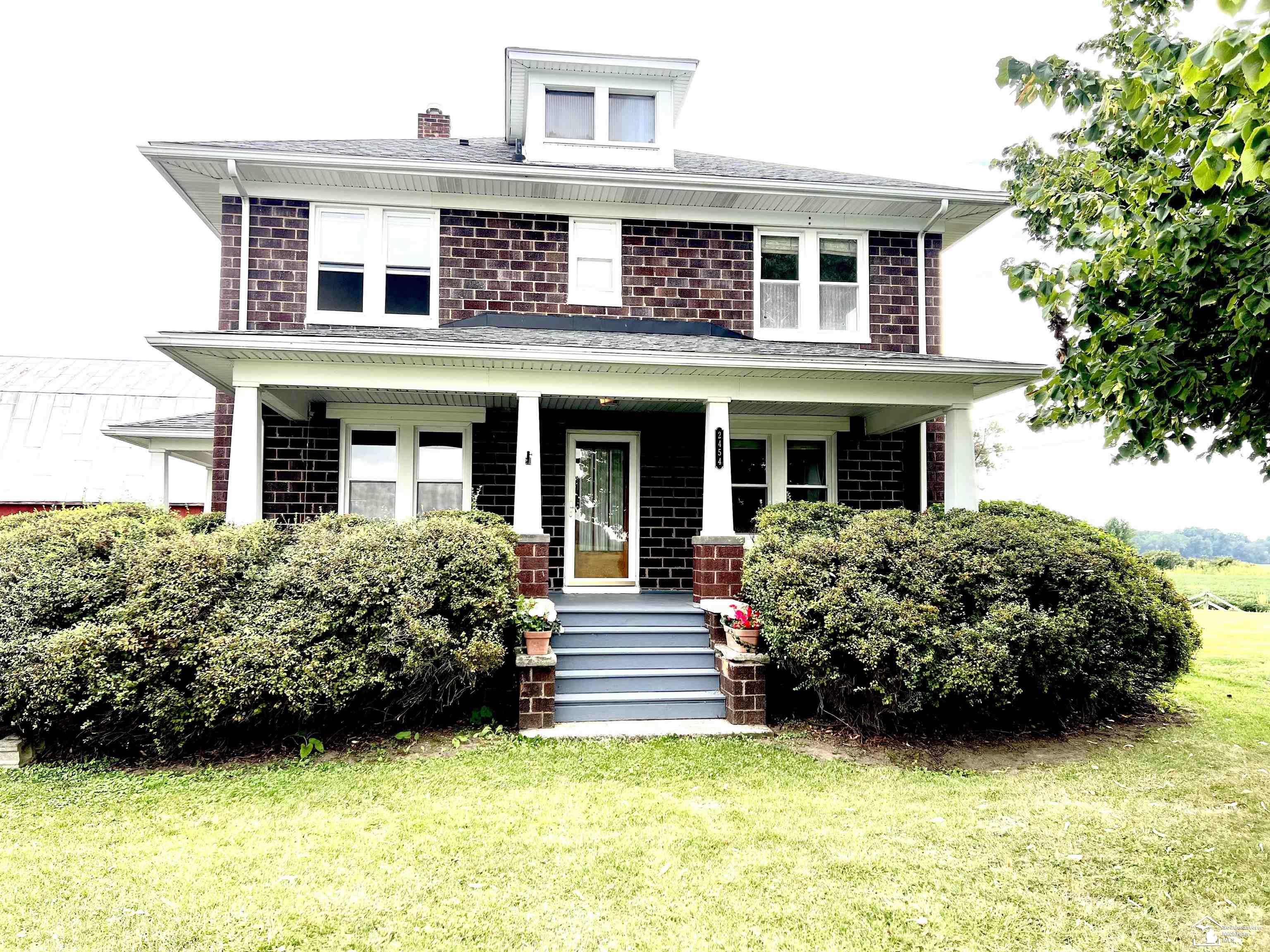 2454 E Labo Road Property Photo 1