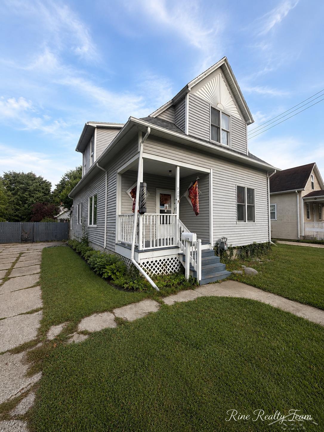 709 S Jackson Street Property Photo 3