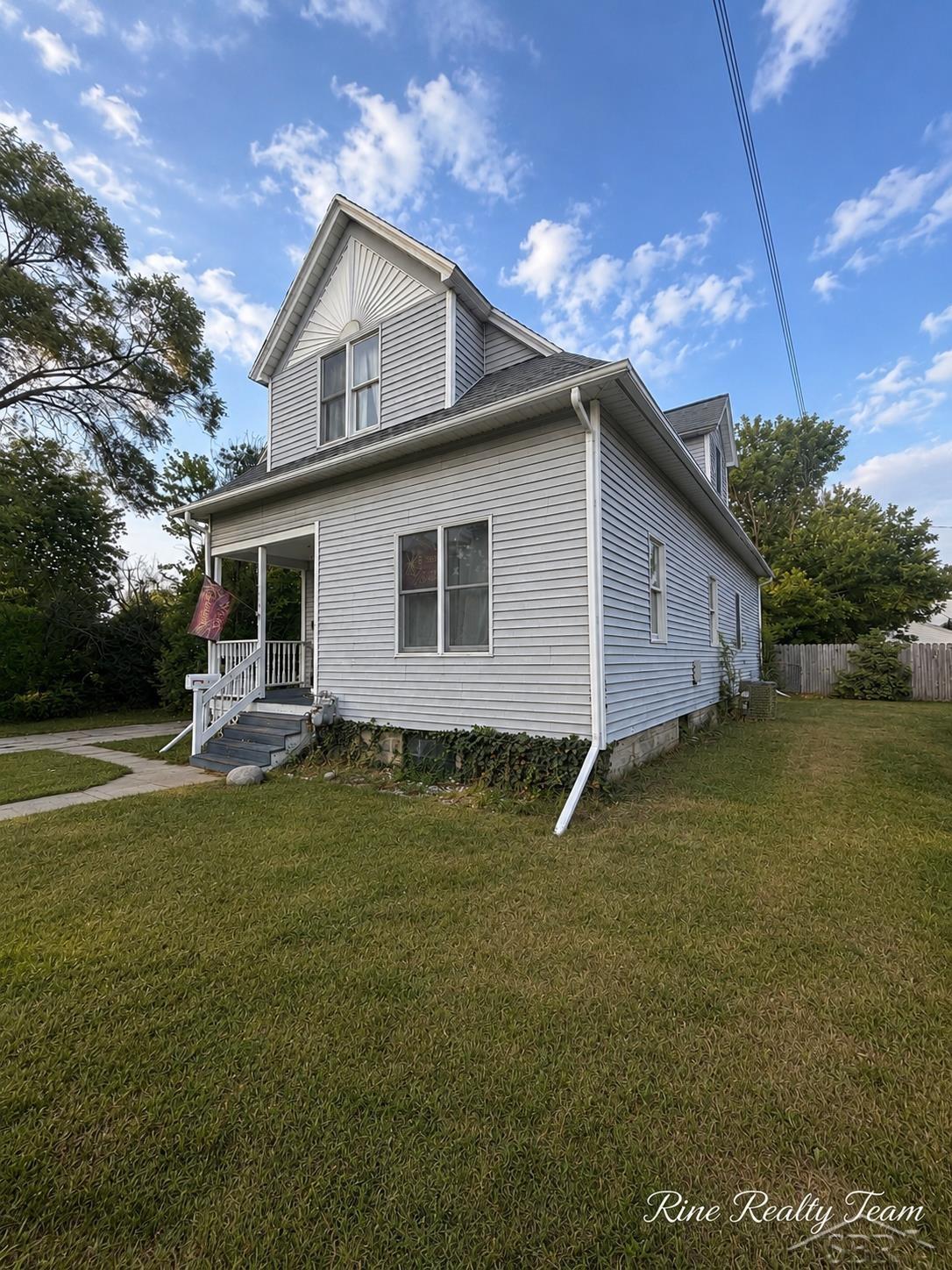709 S Jackson Street Property Photo 4