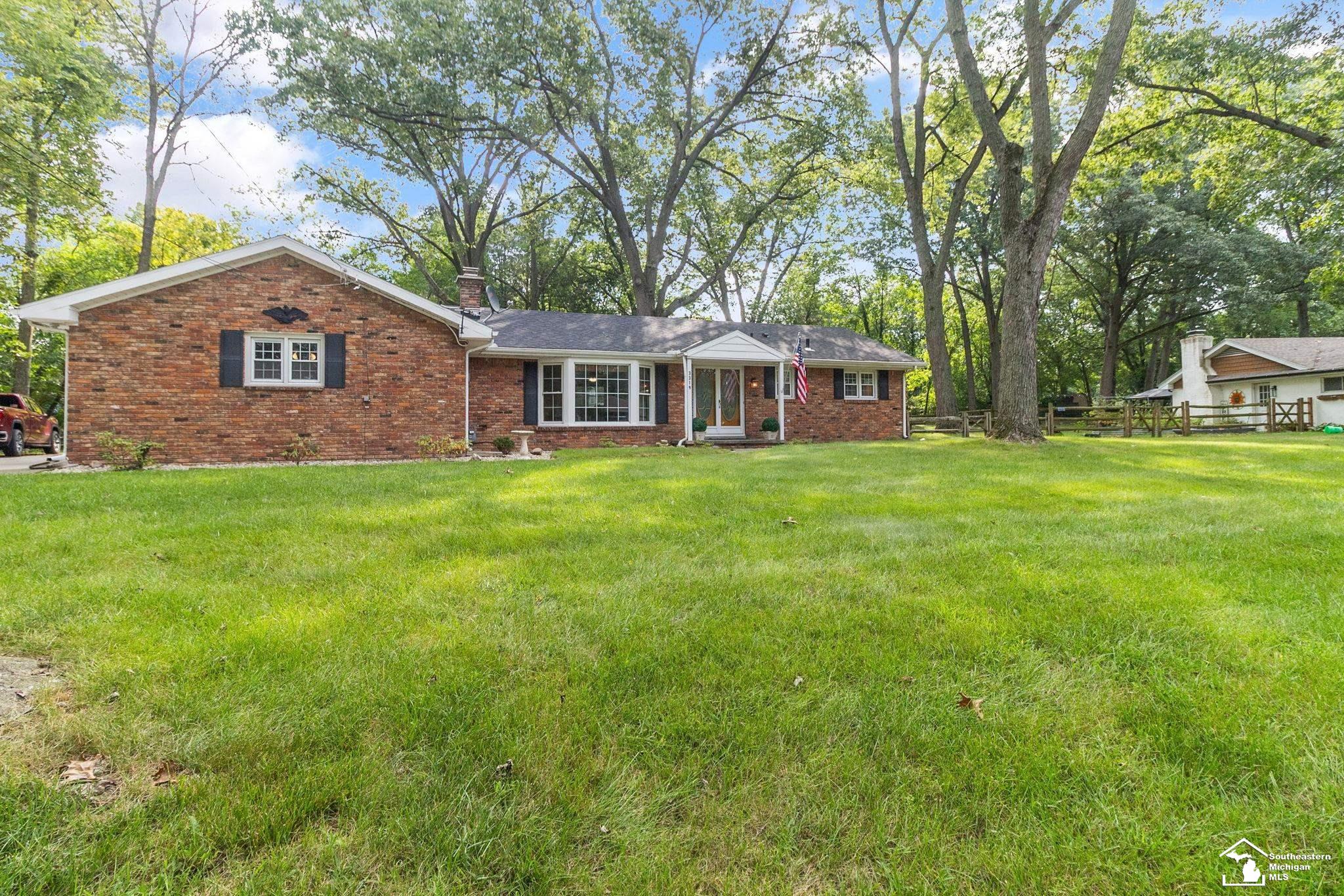 3319 Deepwood Drive Property Photo 1