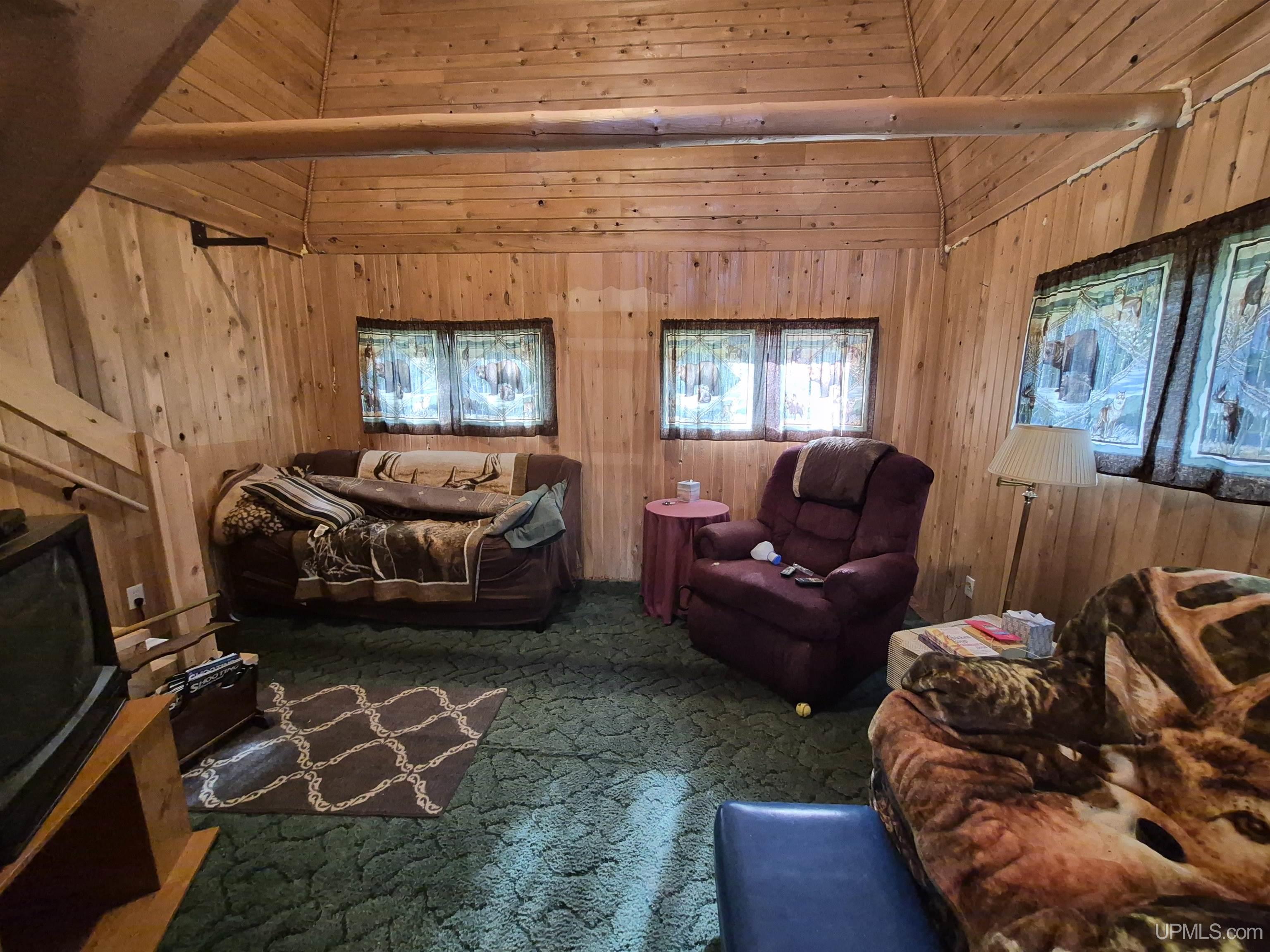 1746 Sz Road Property Photo 5