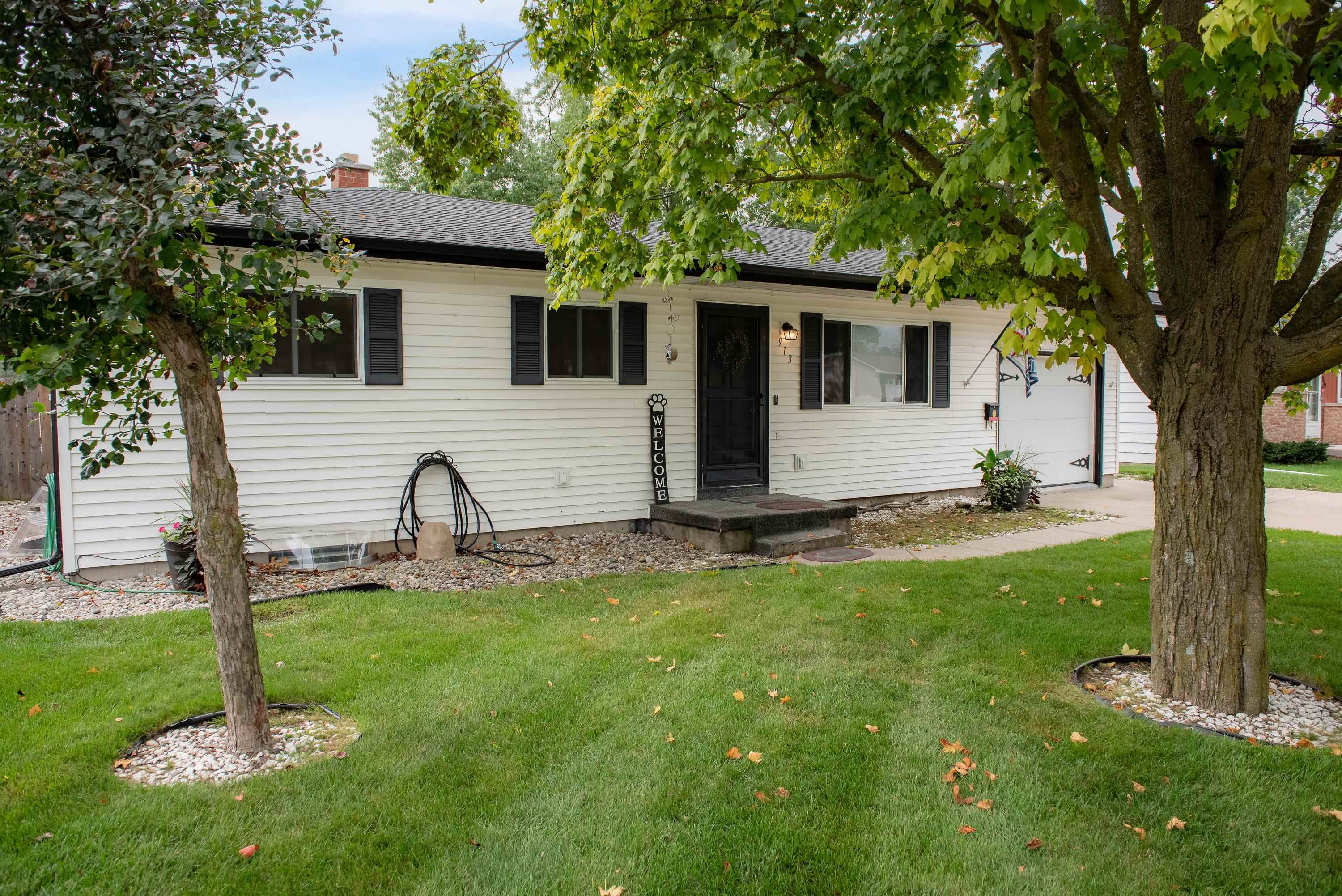 913 Stinson Drive Property Photo 1