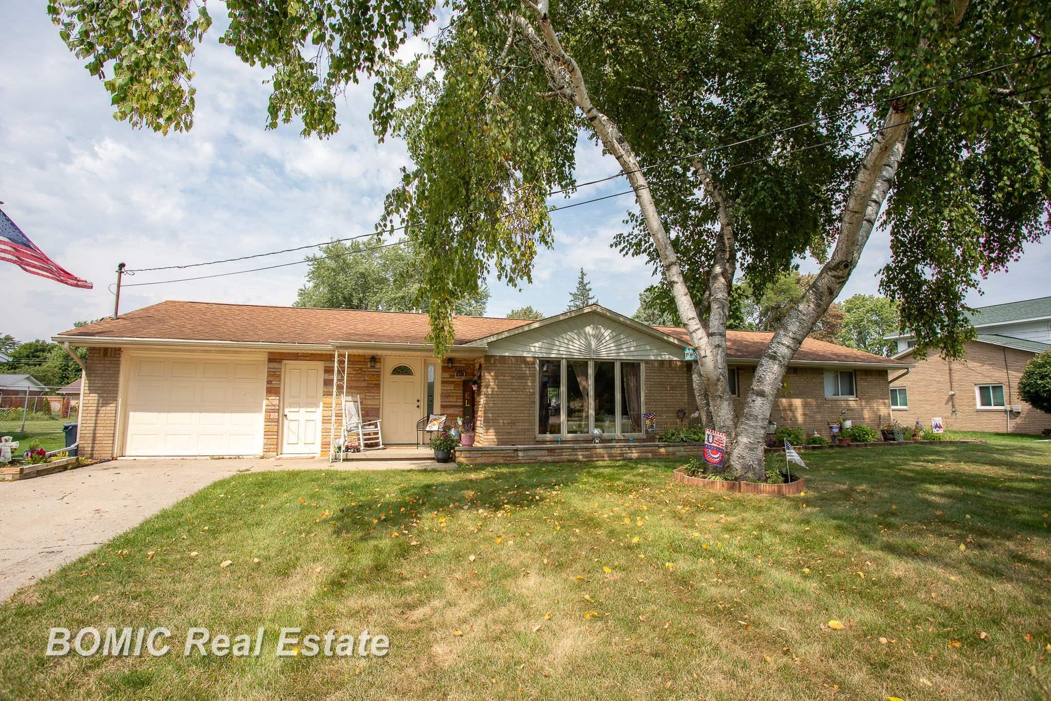 7805 Beech Street Property Photo 1