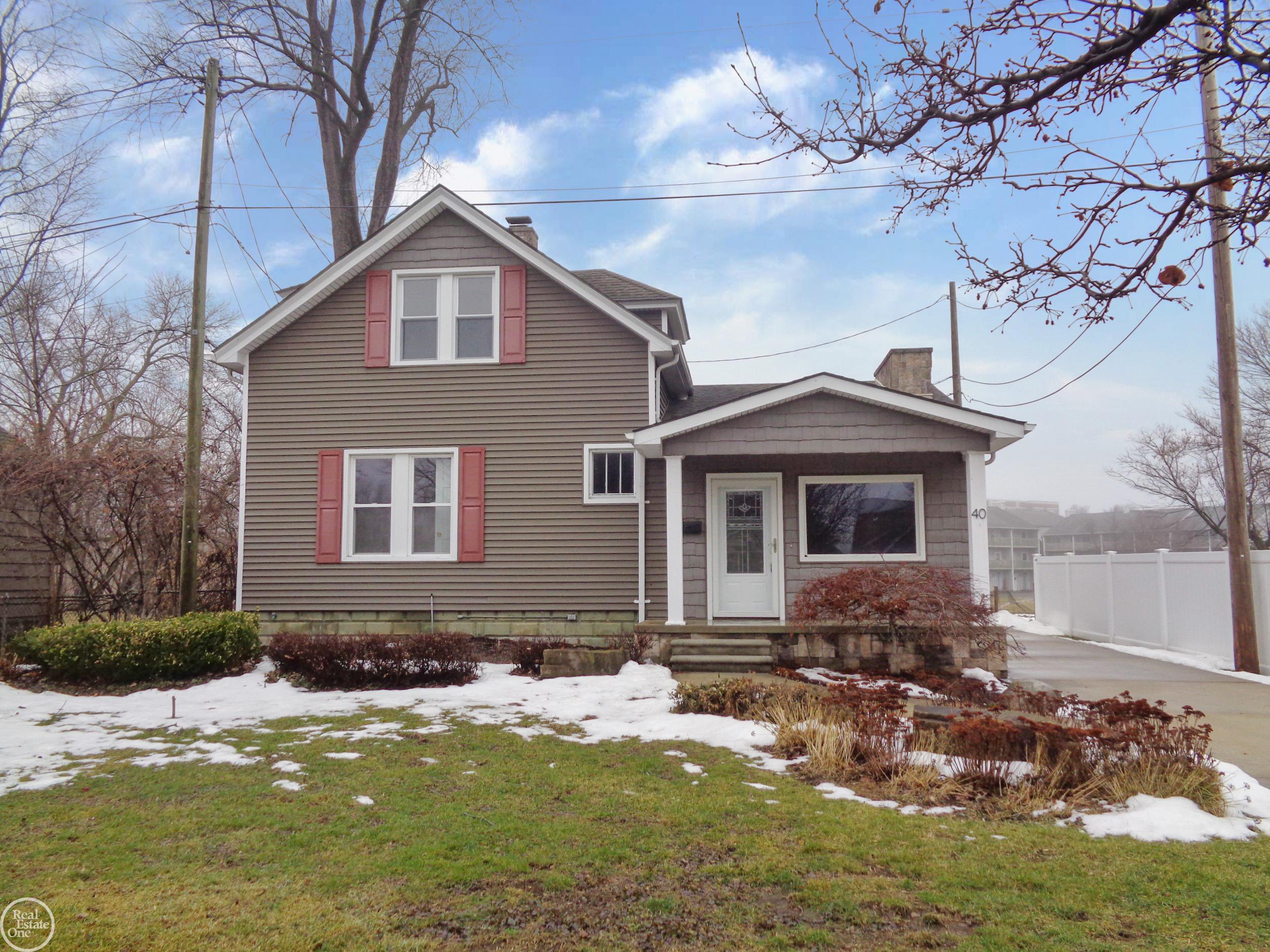 40 Riverside Drive Property Photo 1