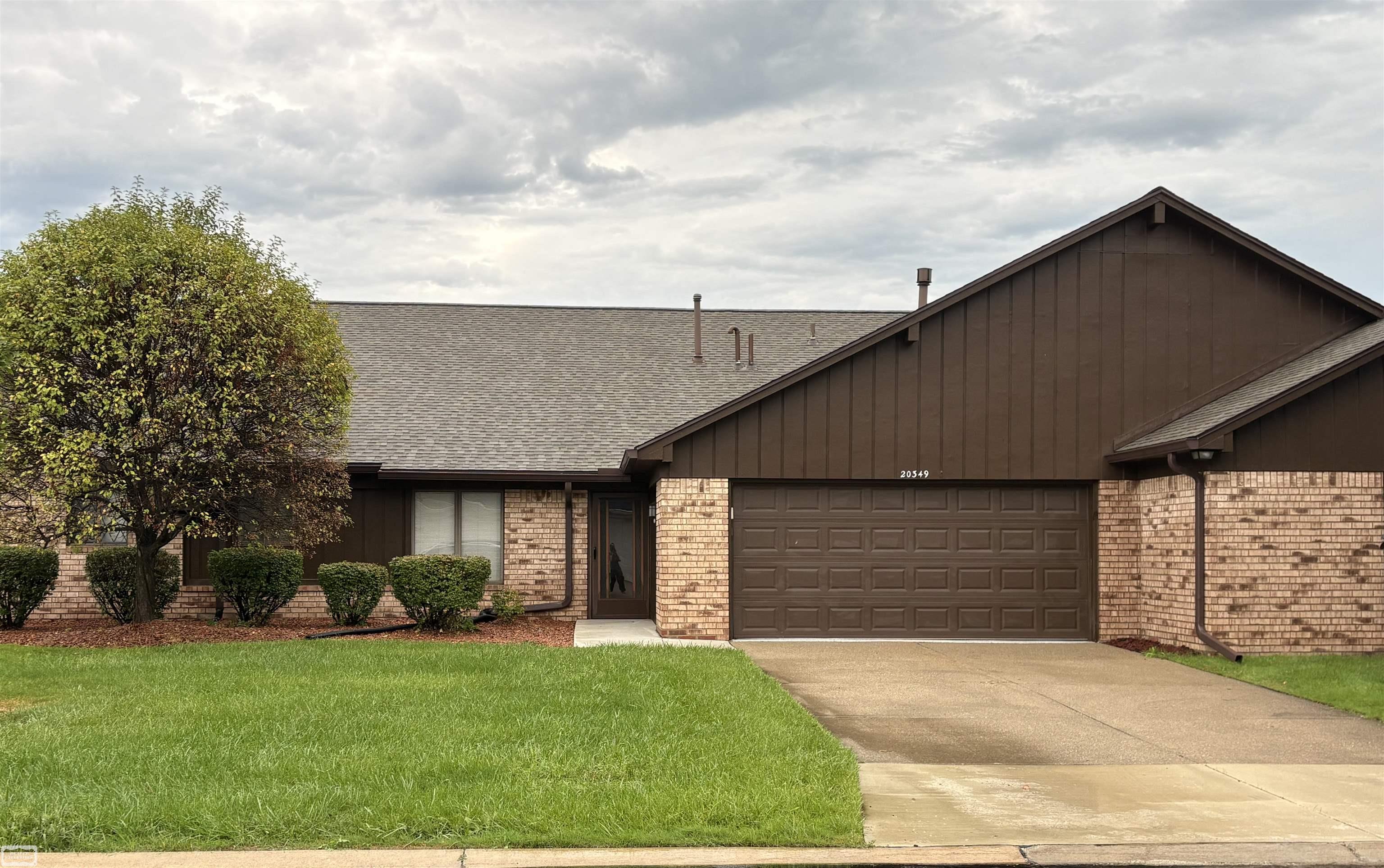 20349 Palm Meadow Dr Drive Property Photo 1