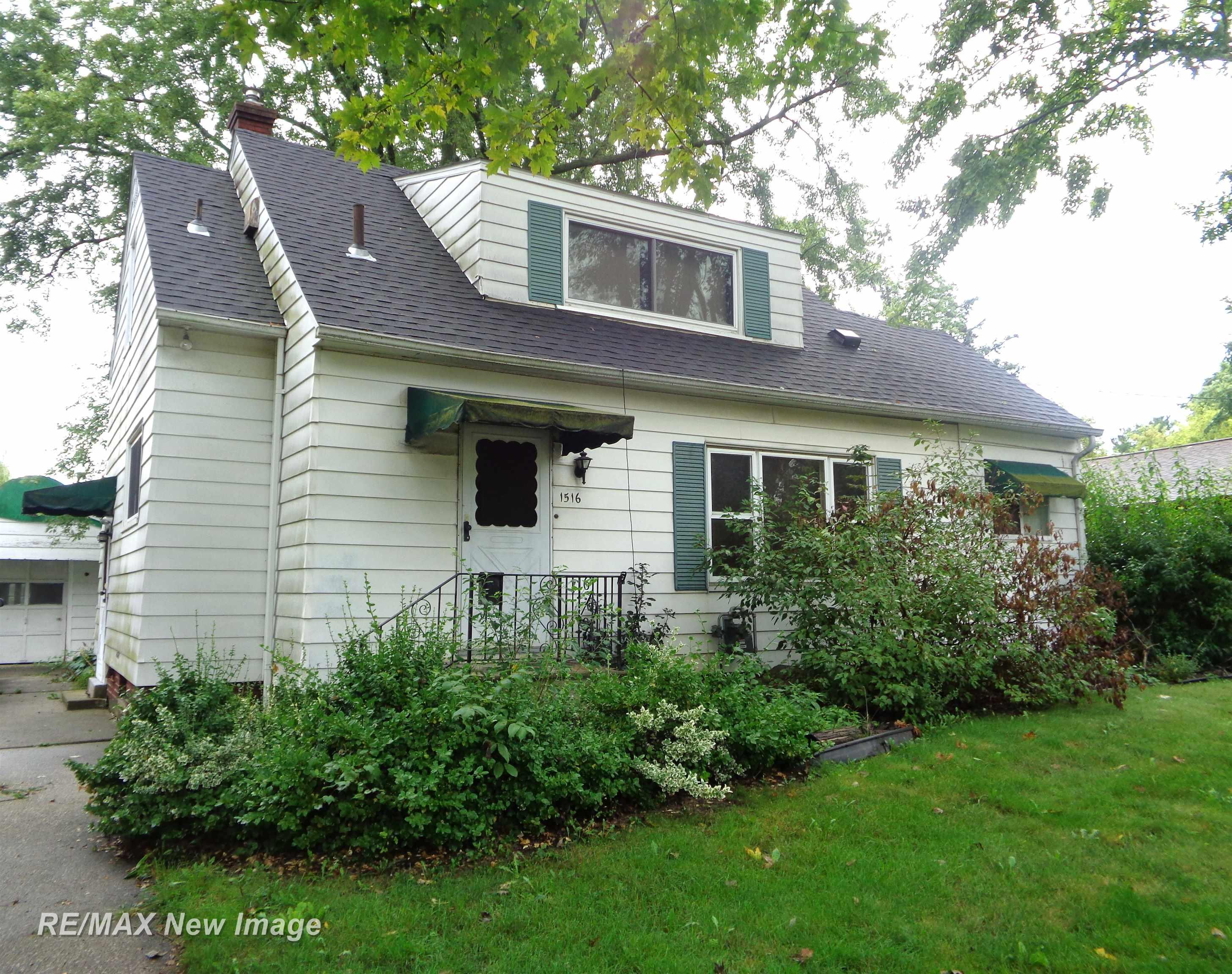 1516 Bay Street Property Photo 1