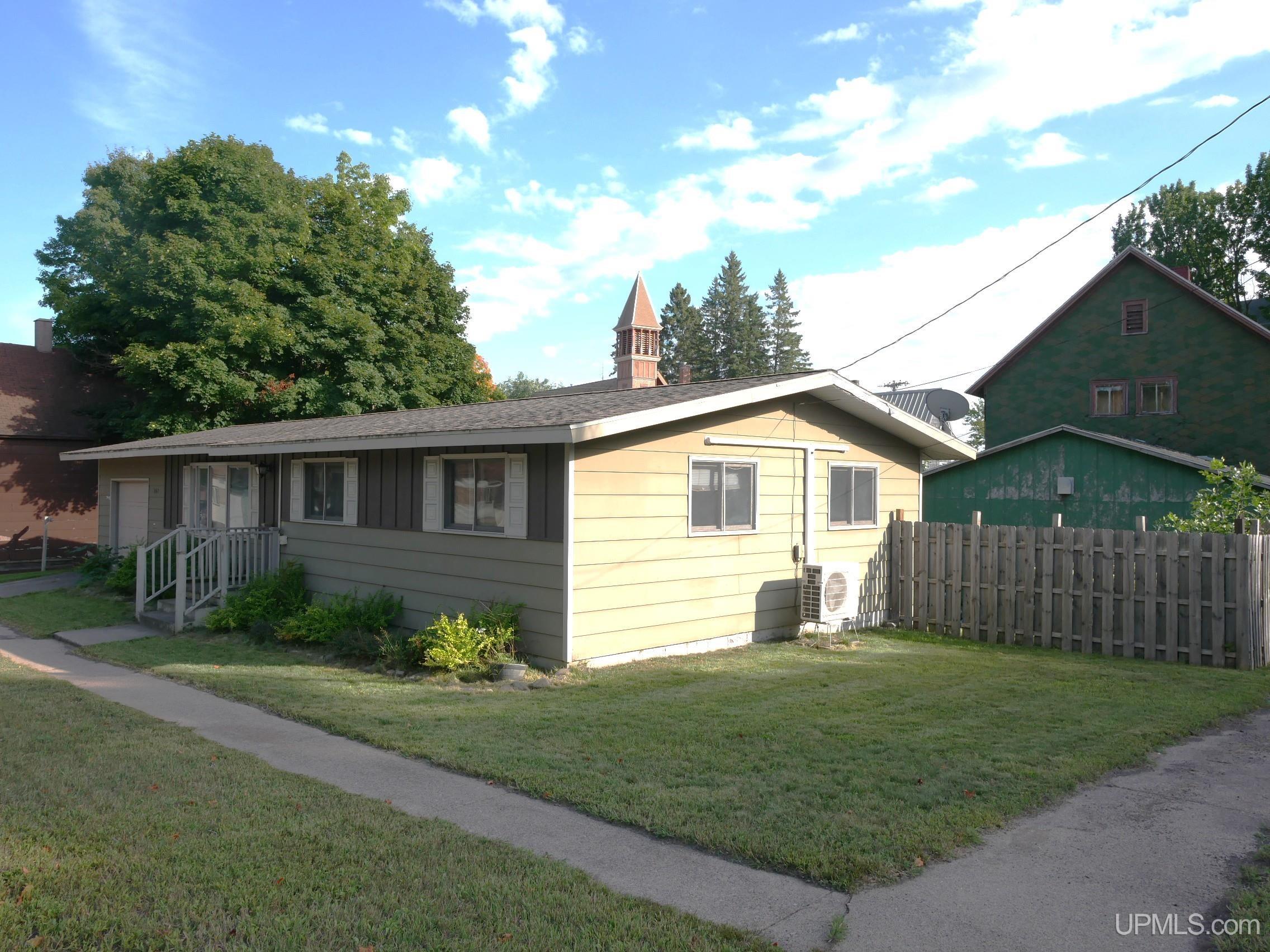 167 Pine Street Property Photo 1