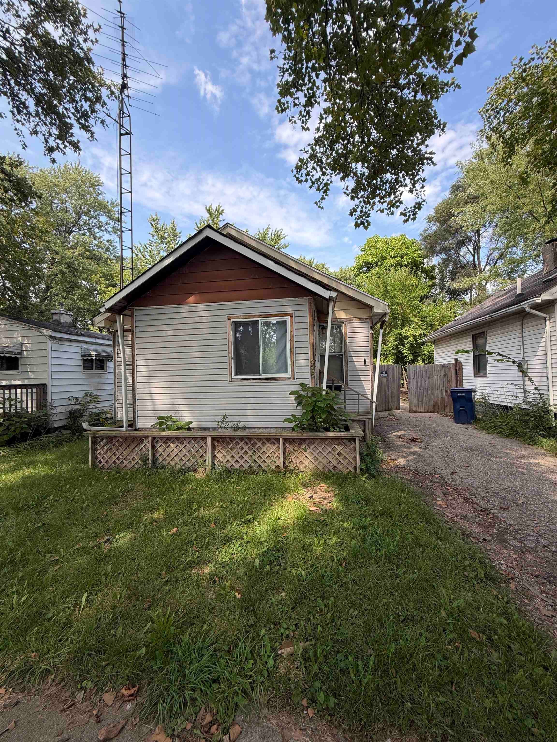 928 Huron Street Property Photo 1