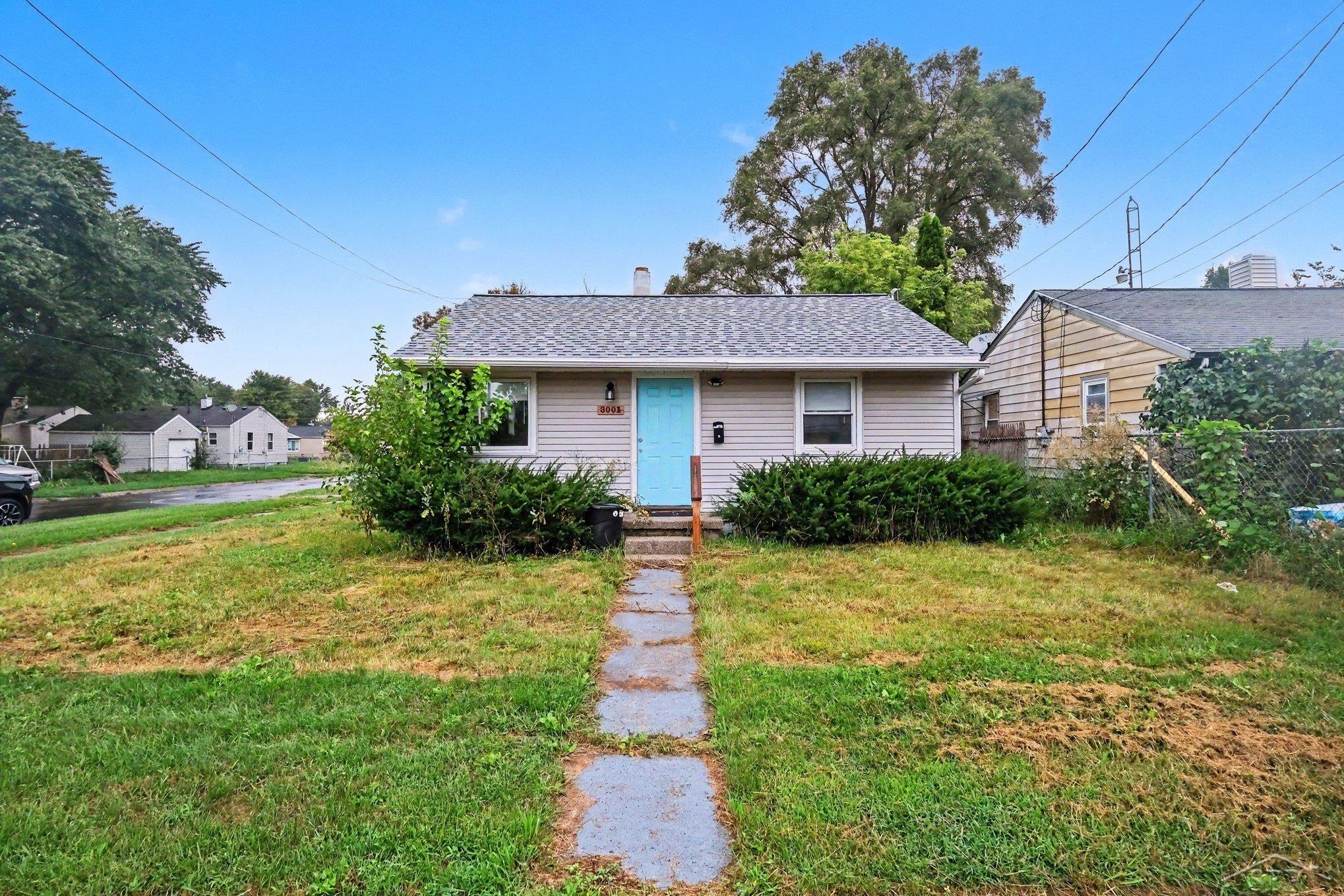 3001 Montana Avenue Property Photo 1