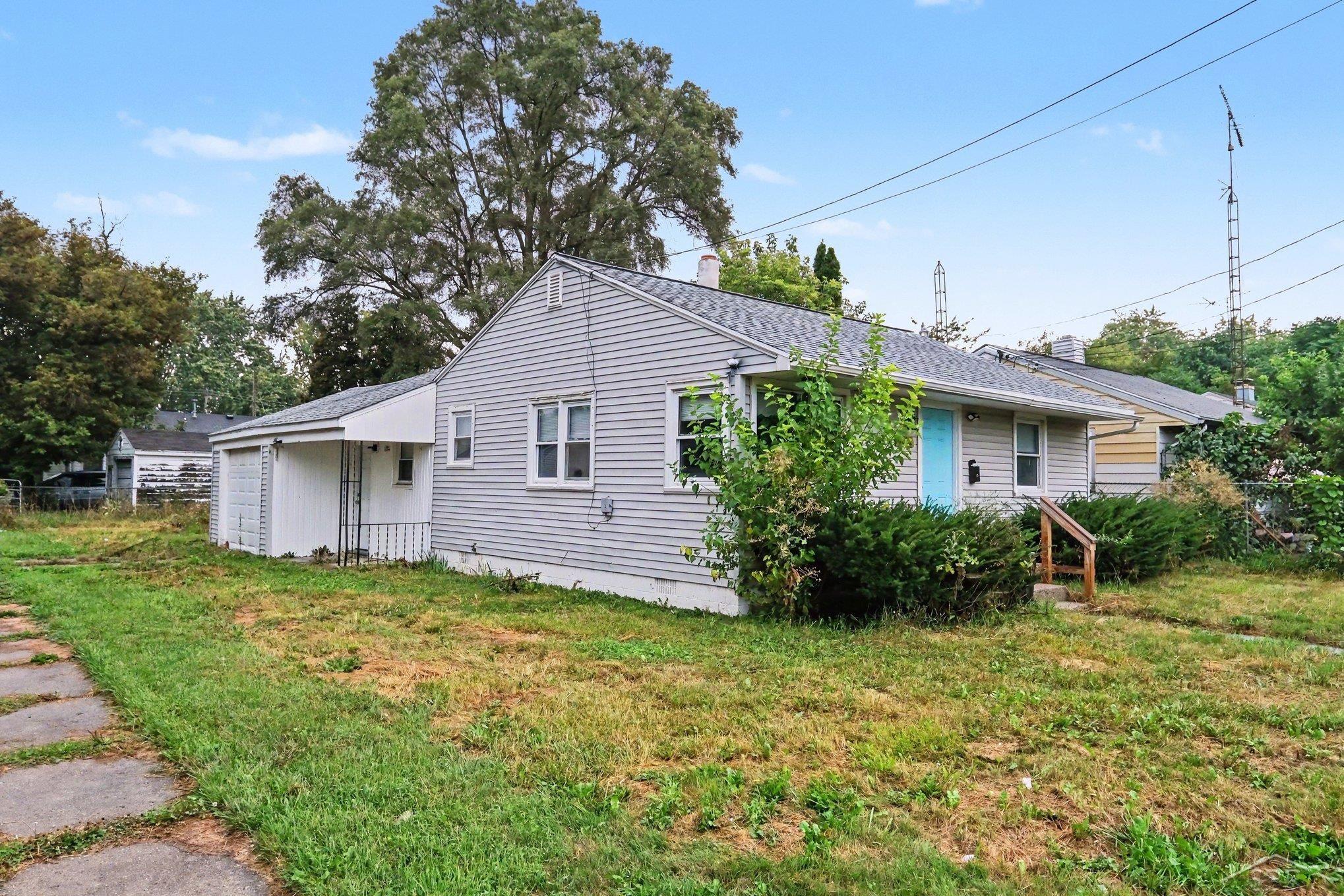 3001 Montana Avenue Property Photo 3