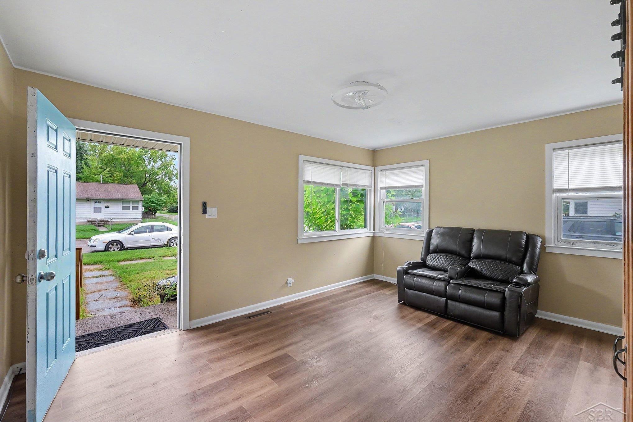 3001 Montana Avenue Property Photo 5