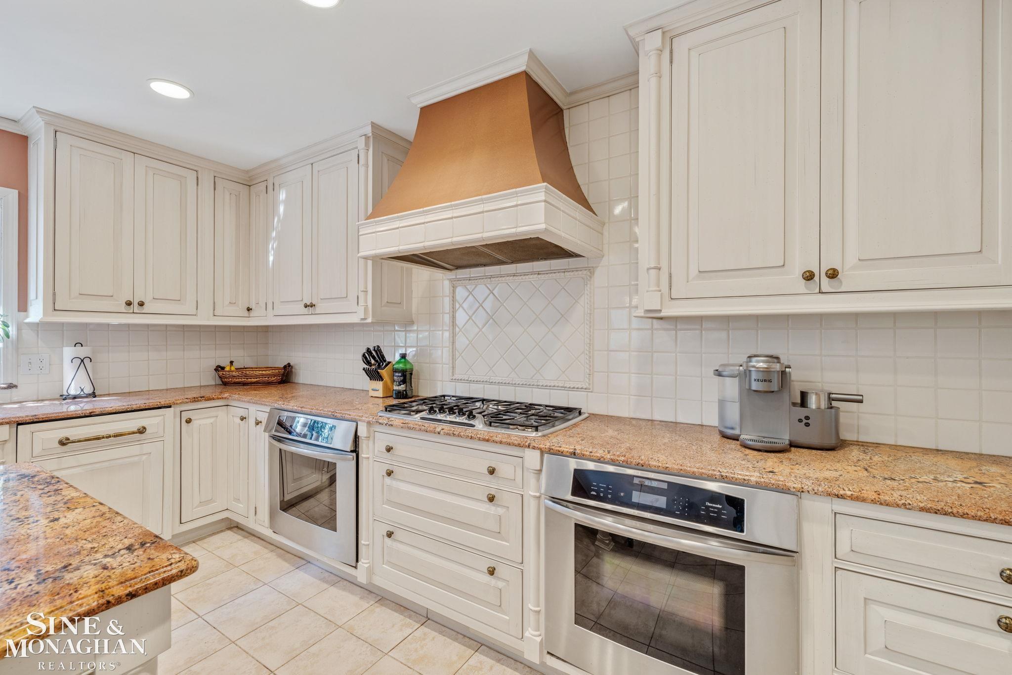 17 Belle Meade Street Property Photo 19