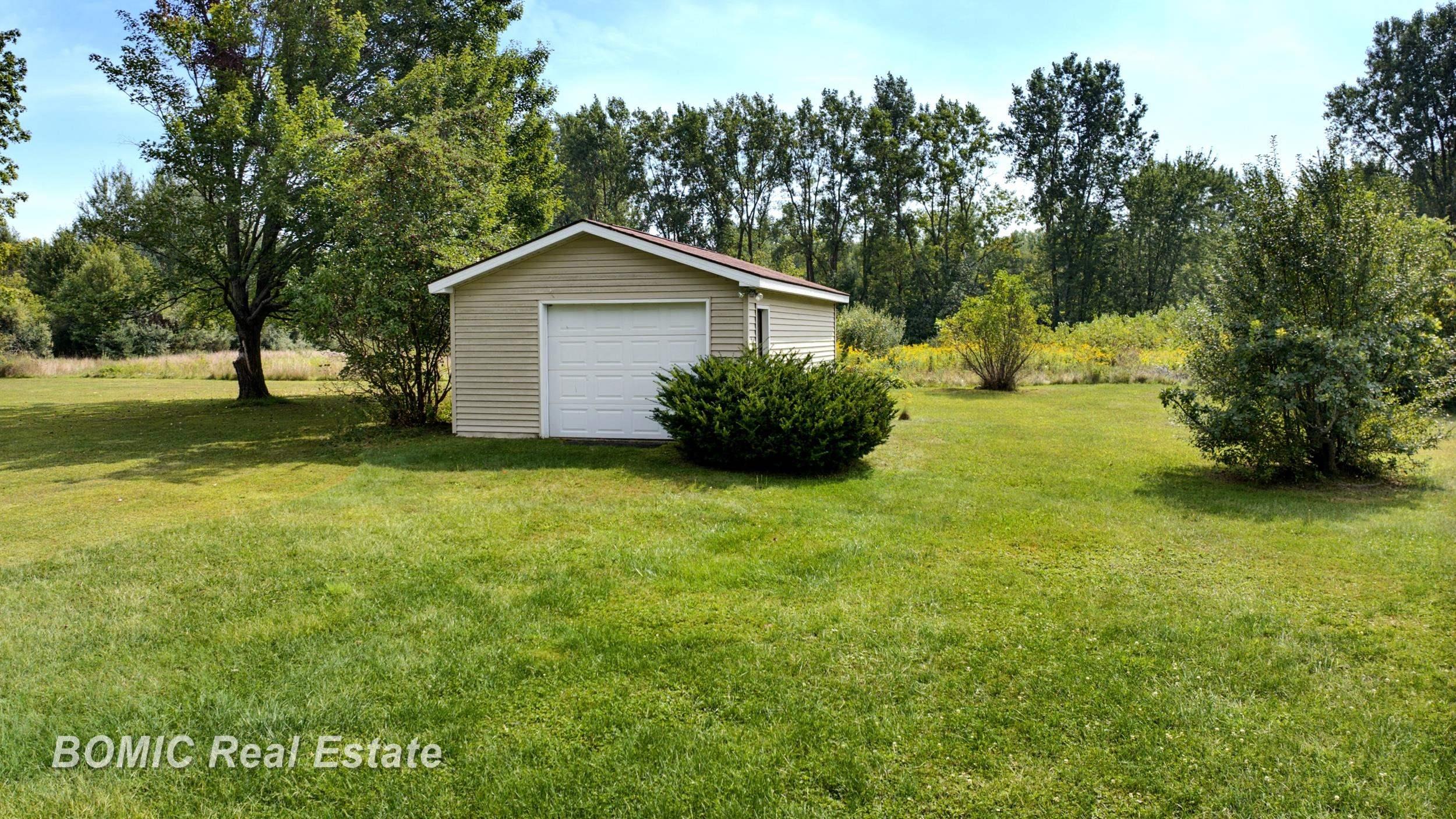 9300 Canada Road Property Photo 33