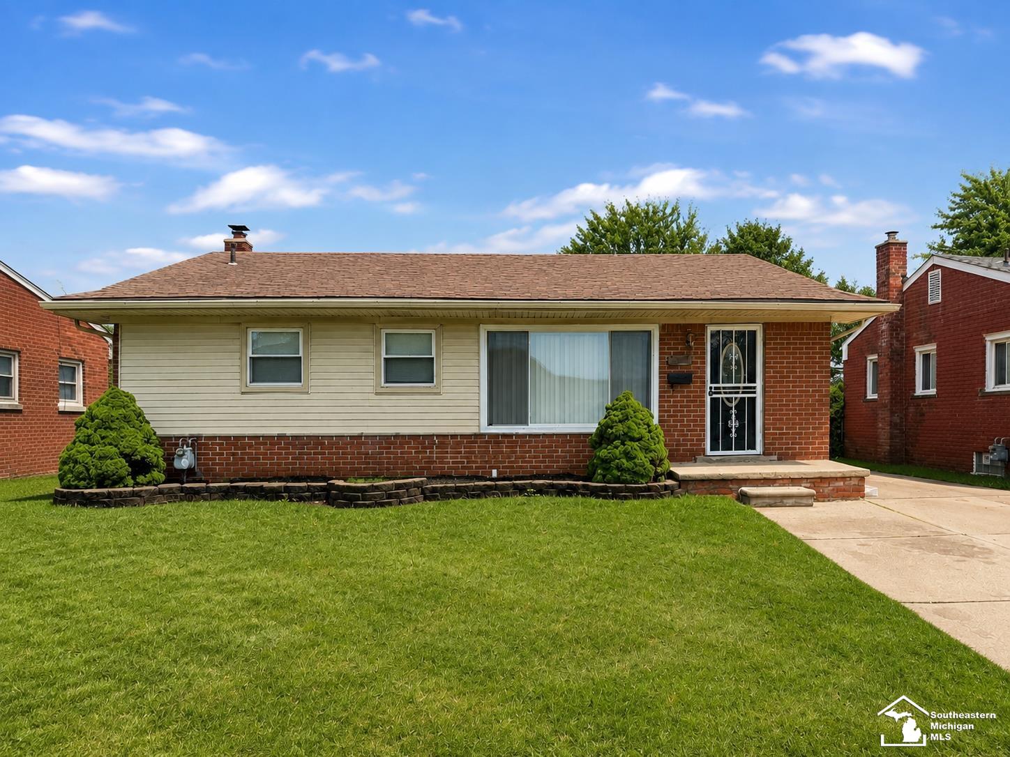 8501 Pardee Street Property Photo 1
