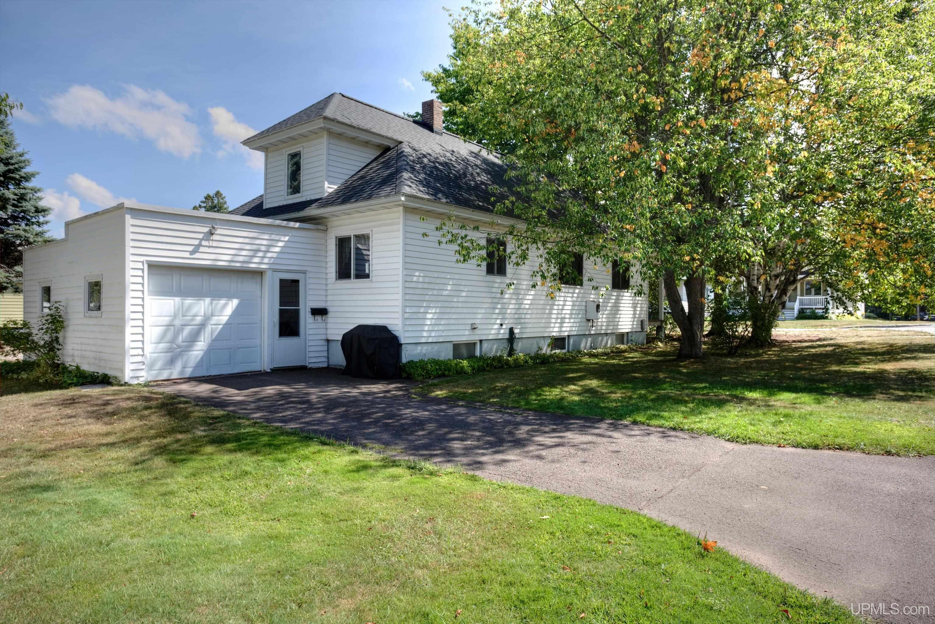 350 W Larch Street Property Photo 1