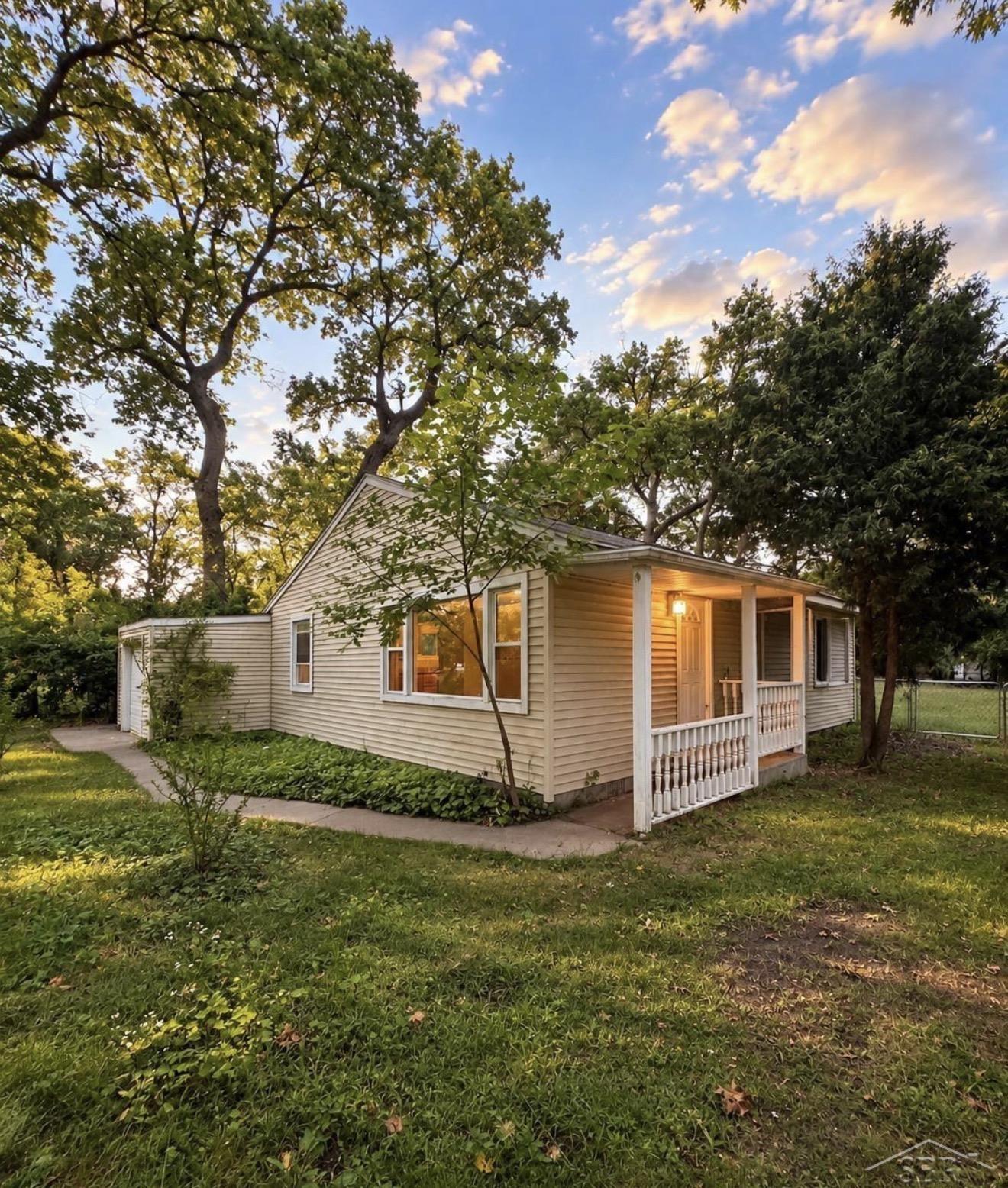 1480 Linden Street Property Photo 1