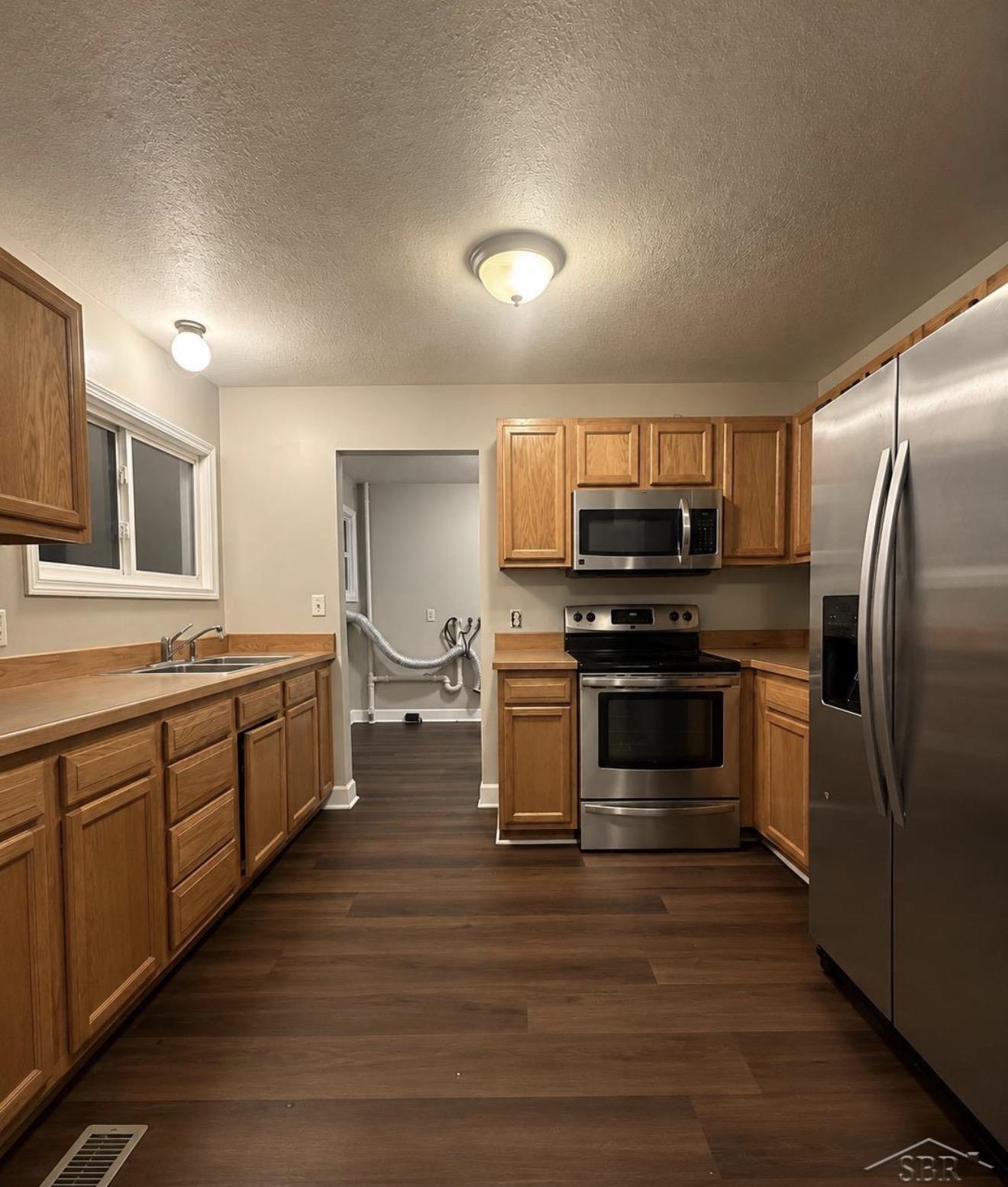1480 Linden Street Property Photo 15
