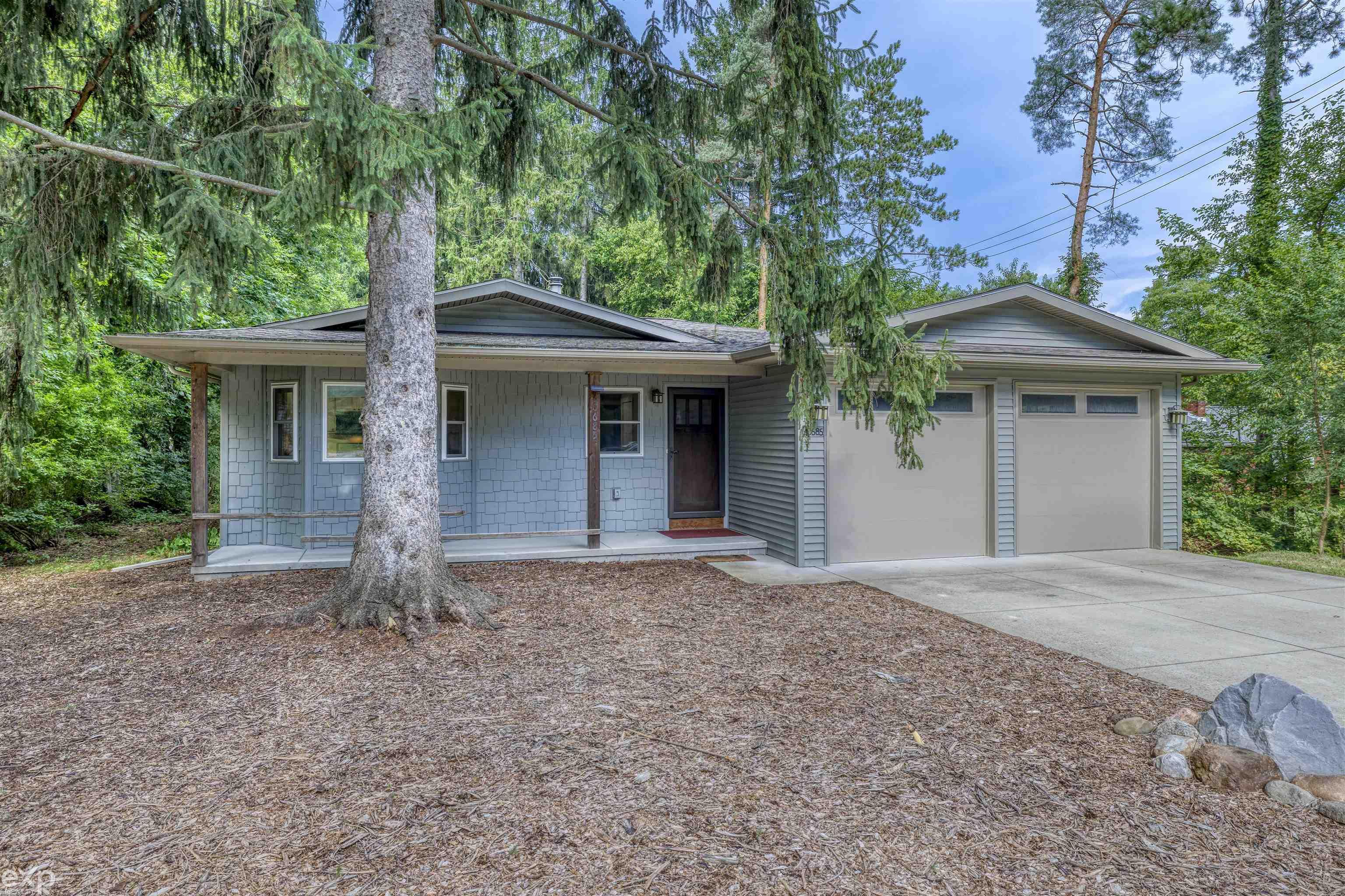 60685 Mt Vernon Road Property Photo 1