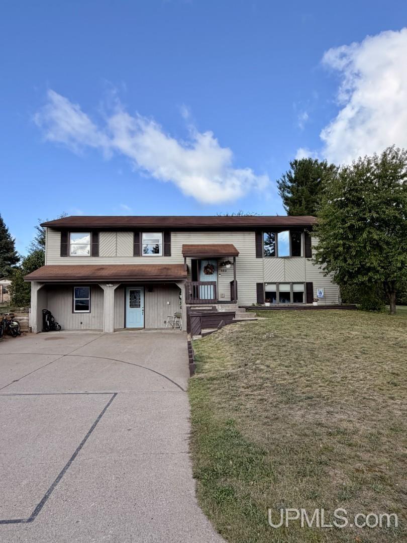400 Peterson Avenue Property Photo 1