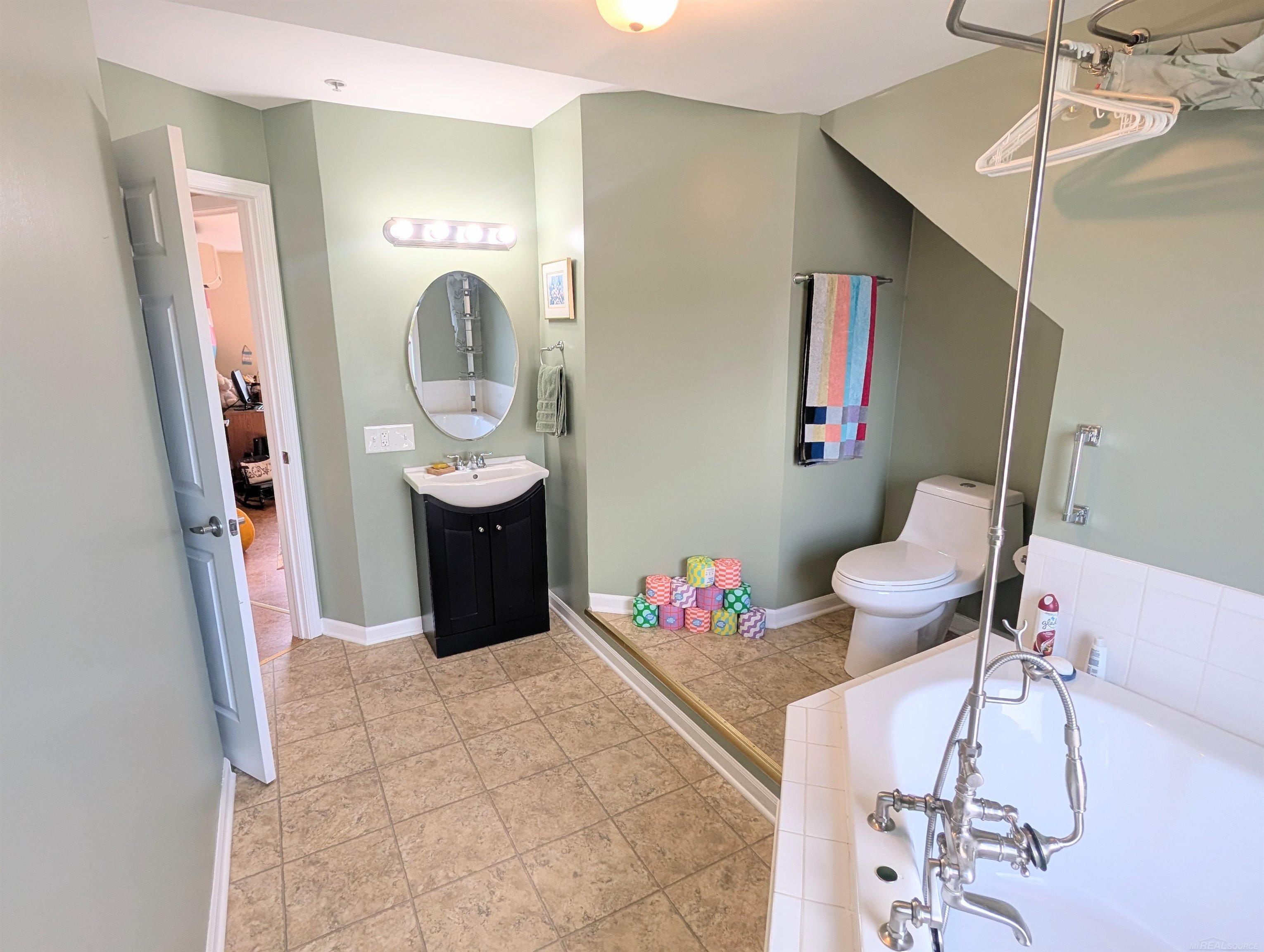 560 Little Lake Drive Property Photo 11