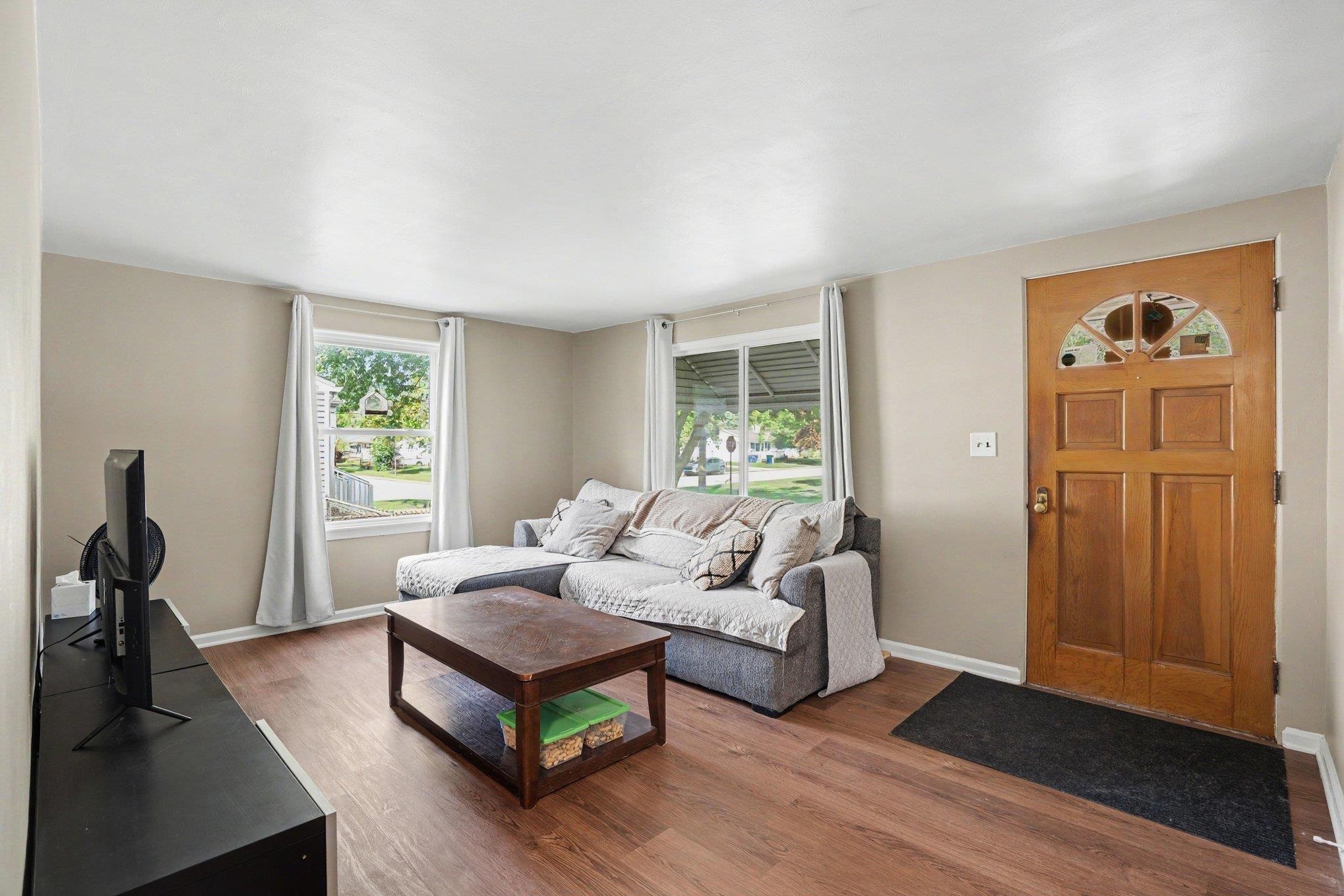 607 N Sophia Street Property Photo 5