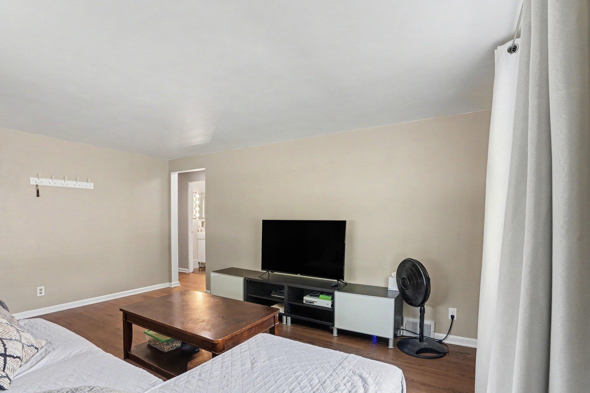 607 N Sophia Street Property Photo 7