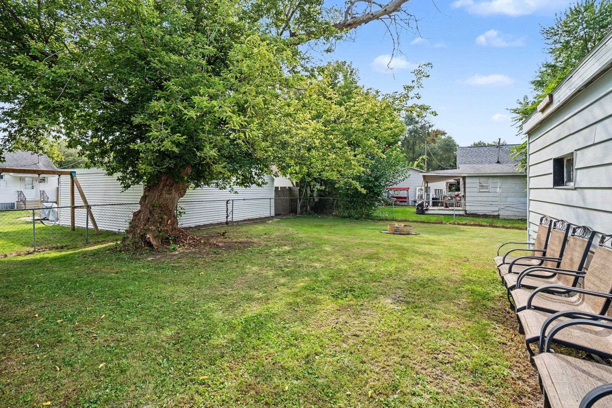 607 N Sophia Street Property Photo 23