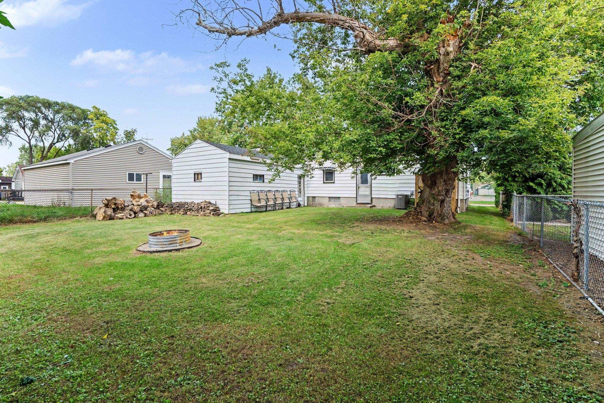 607 N Sophia Street Property Photo 24