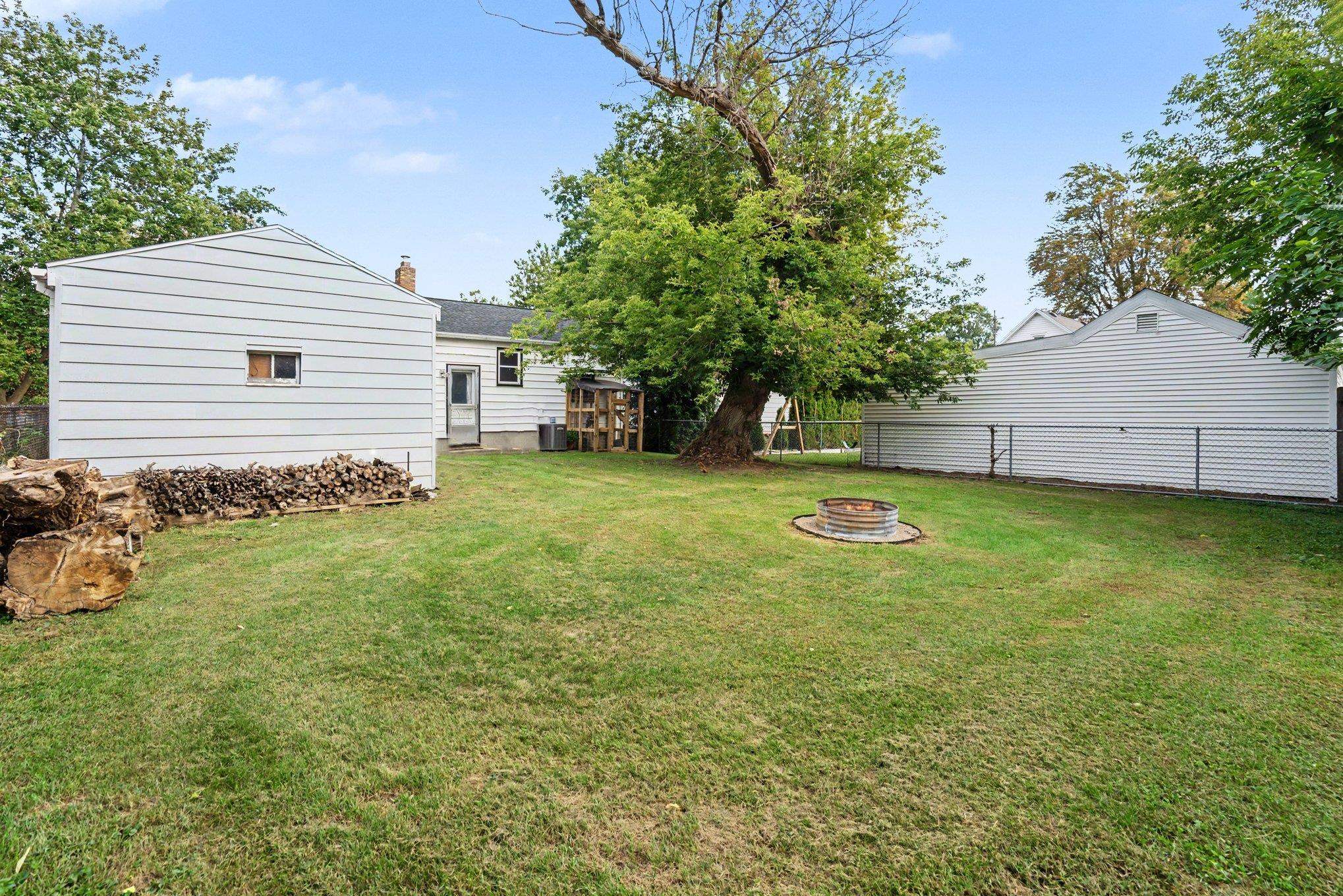 607 N Sophia Street Property Photo 25