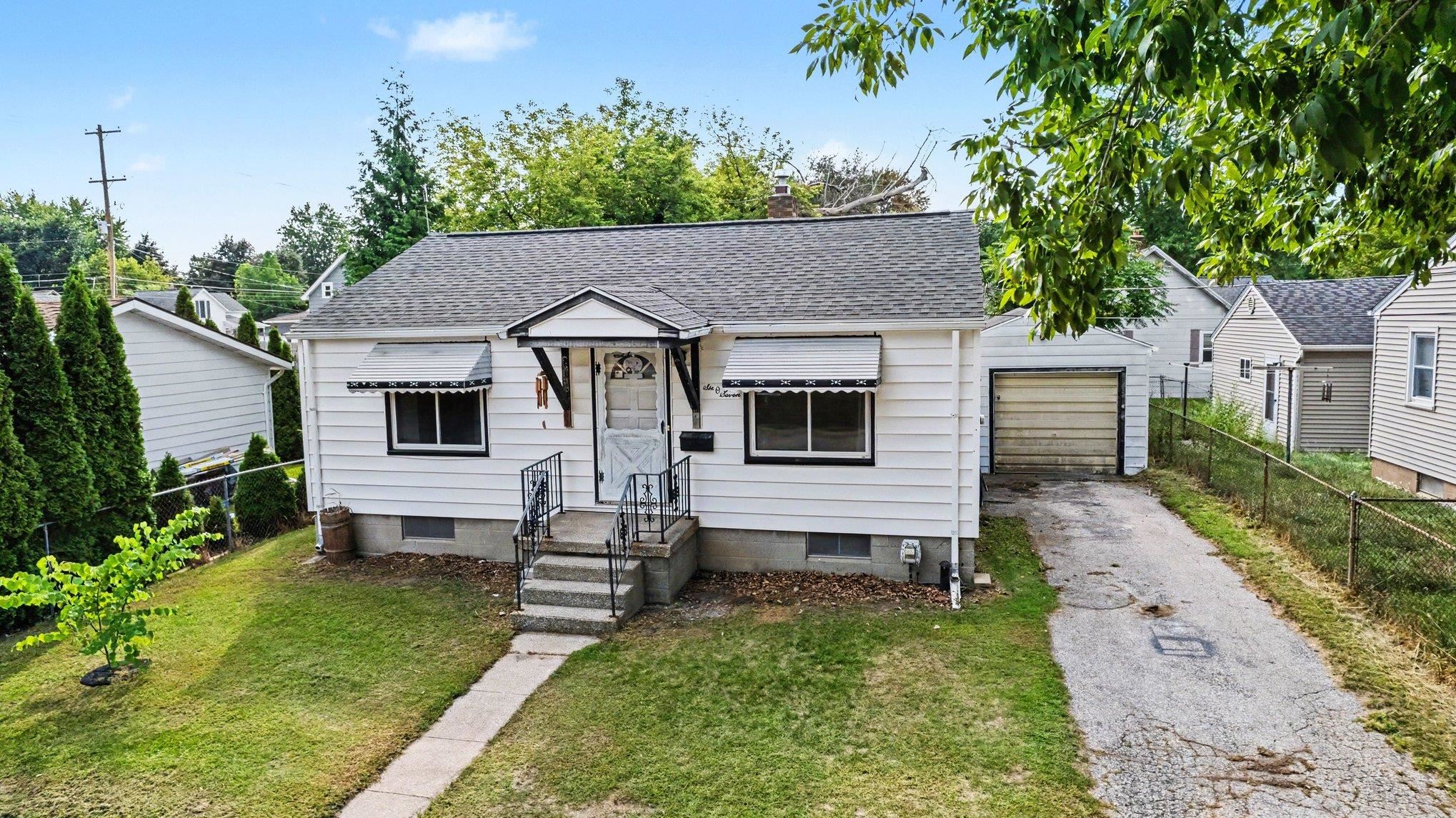 607 N Sophia Street Property Photo 29