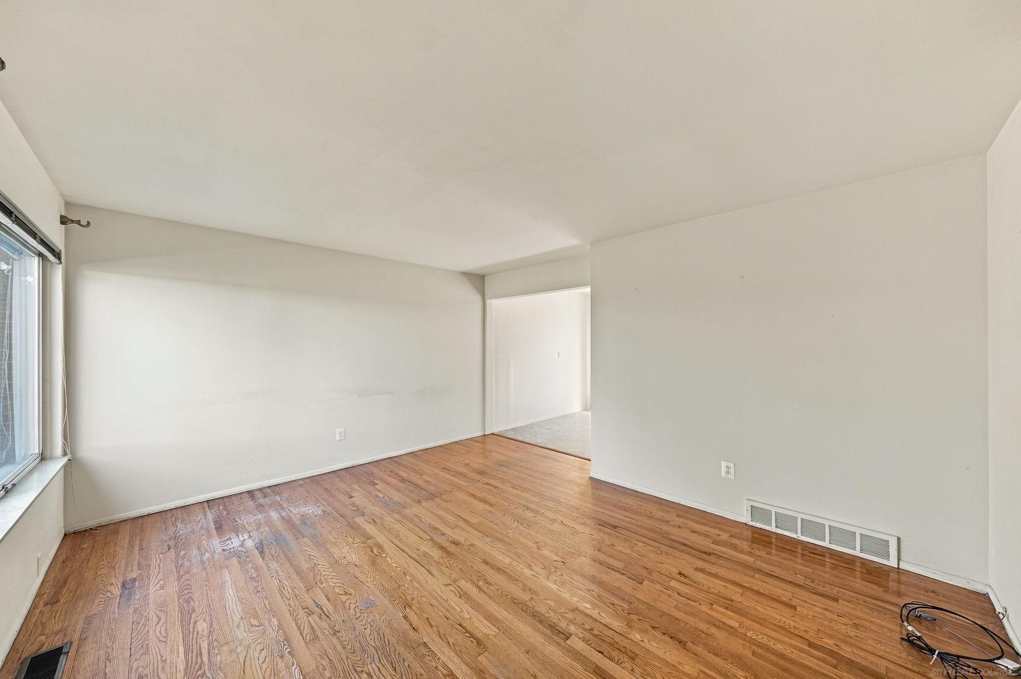 27908 Eastwick Square Drives Property Photo 5