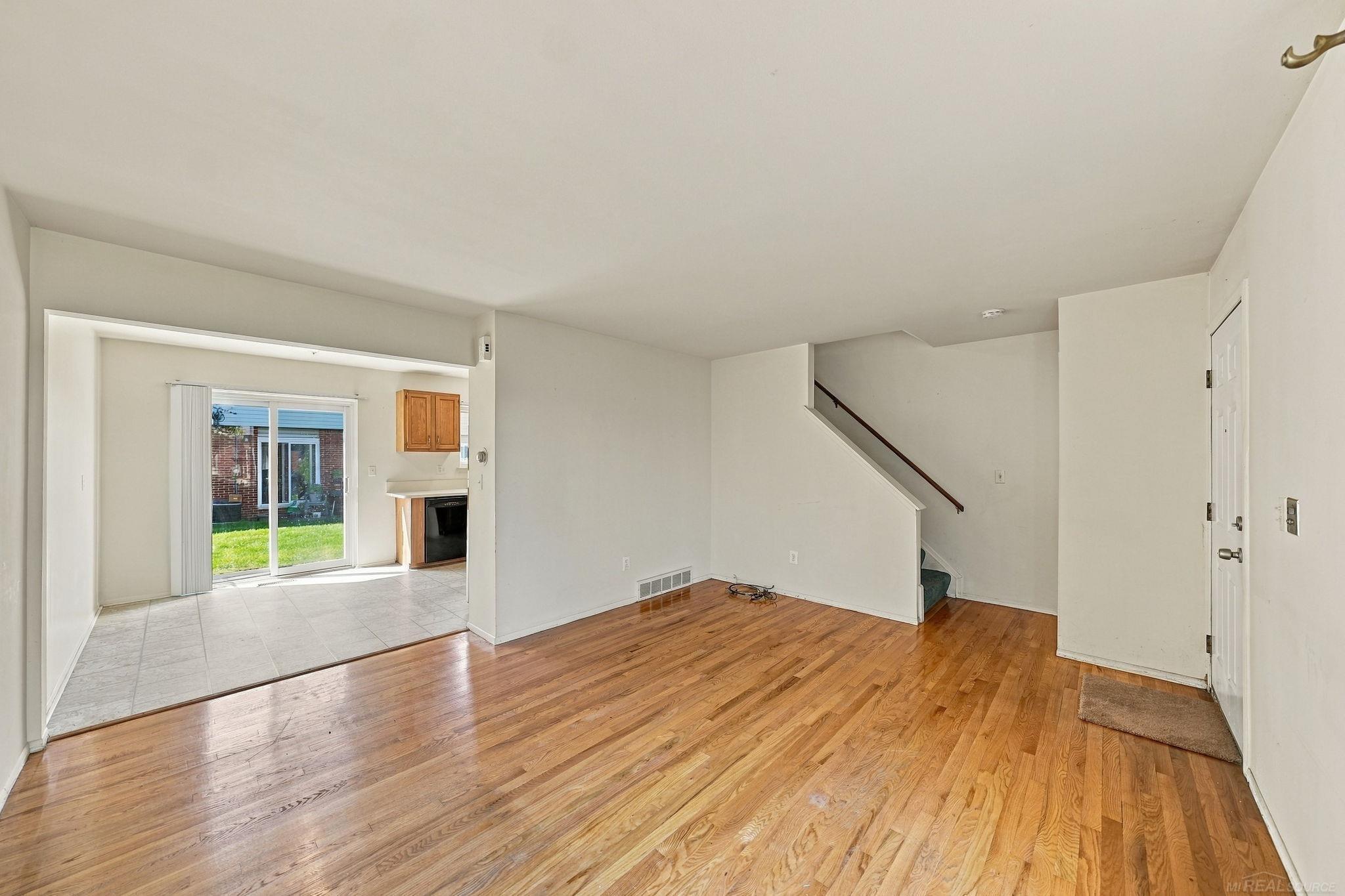 27908 Eastwick Square Drives Property Photo 6