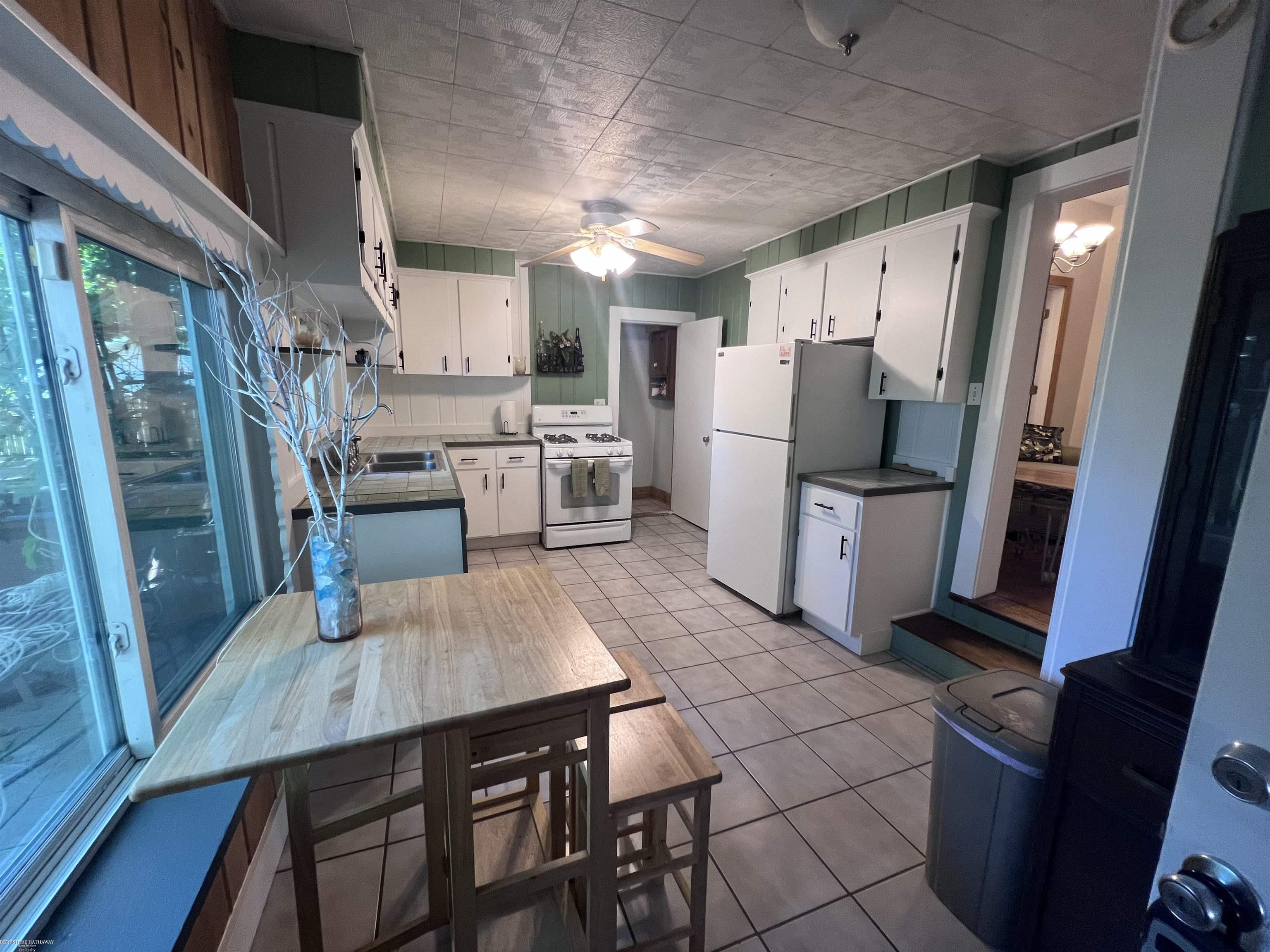 51 Juniper Street Property Photo 6