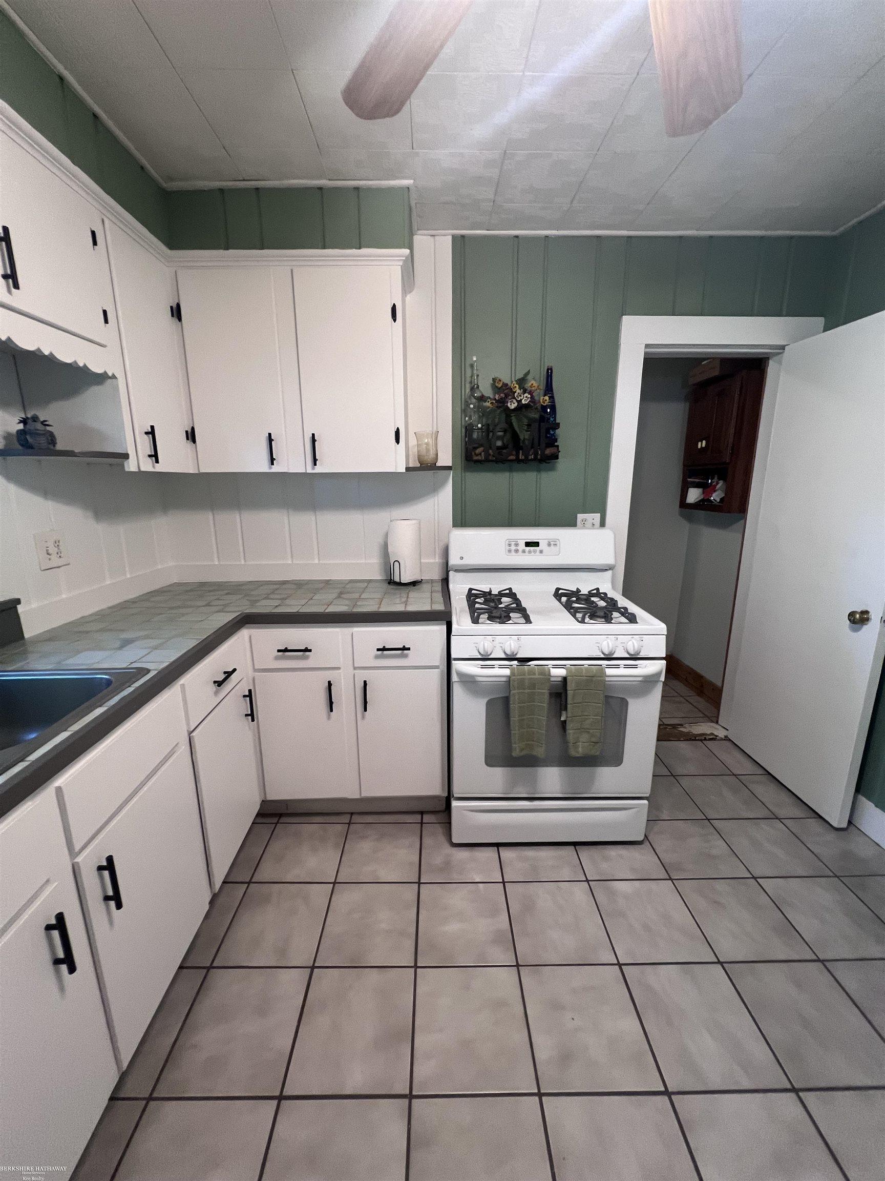 51 Juniper Street Property Photo 7