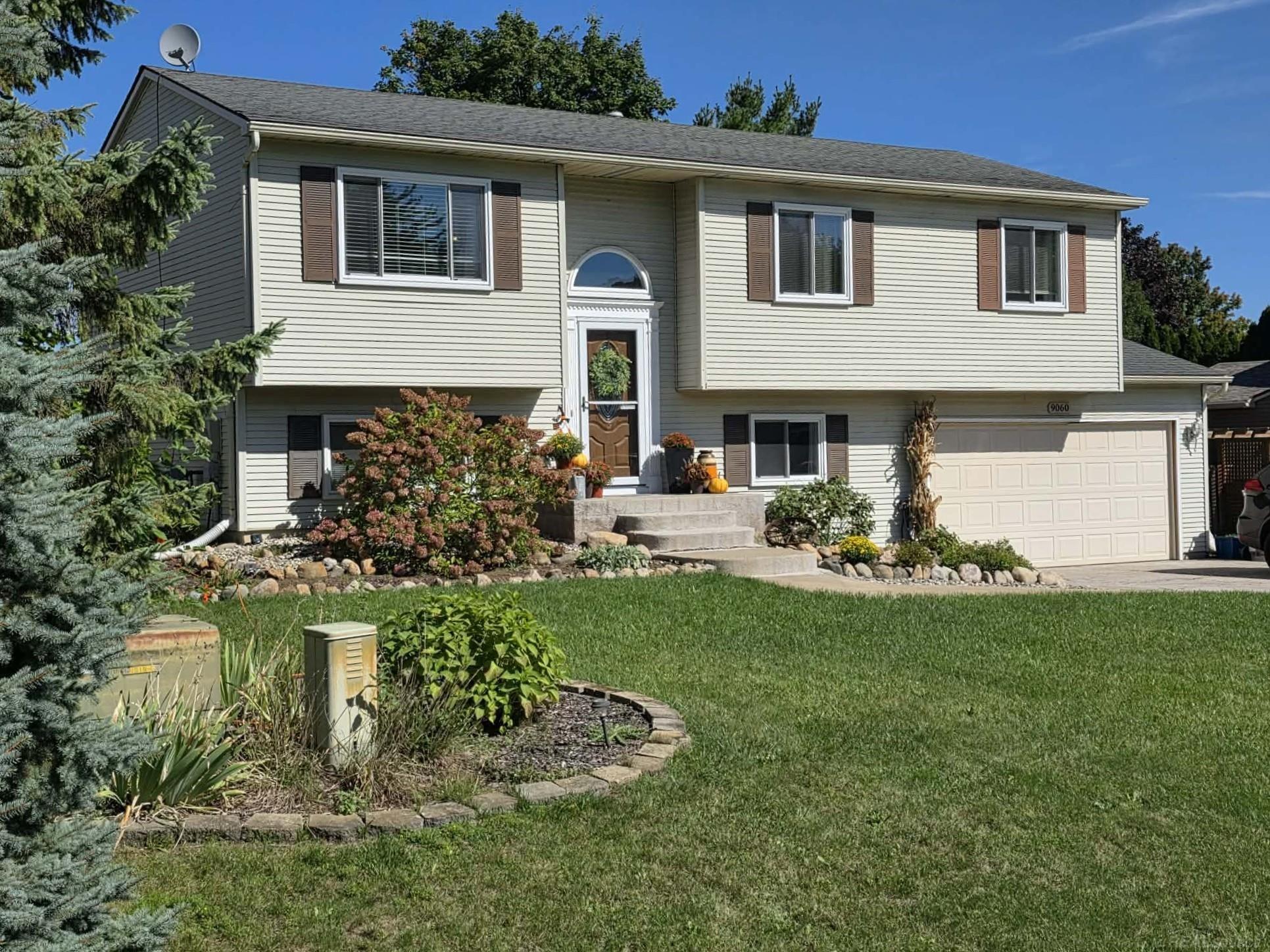 9060 Wildwood Lake Drive Property Photo 1
