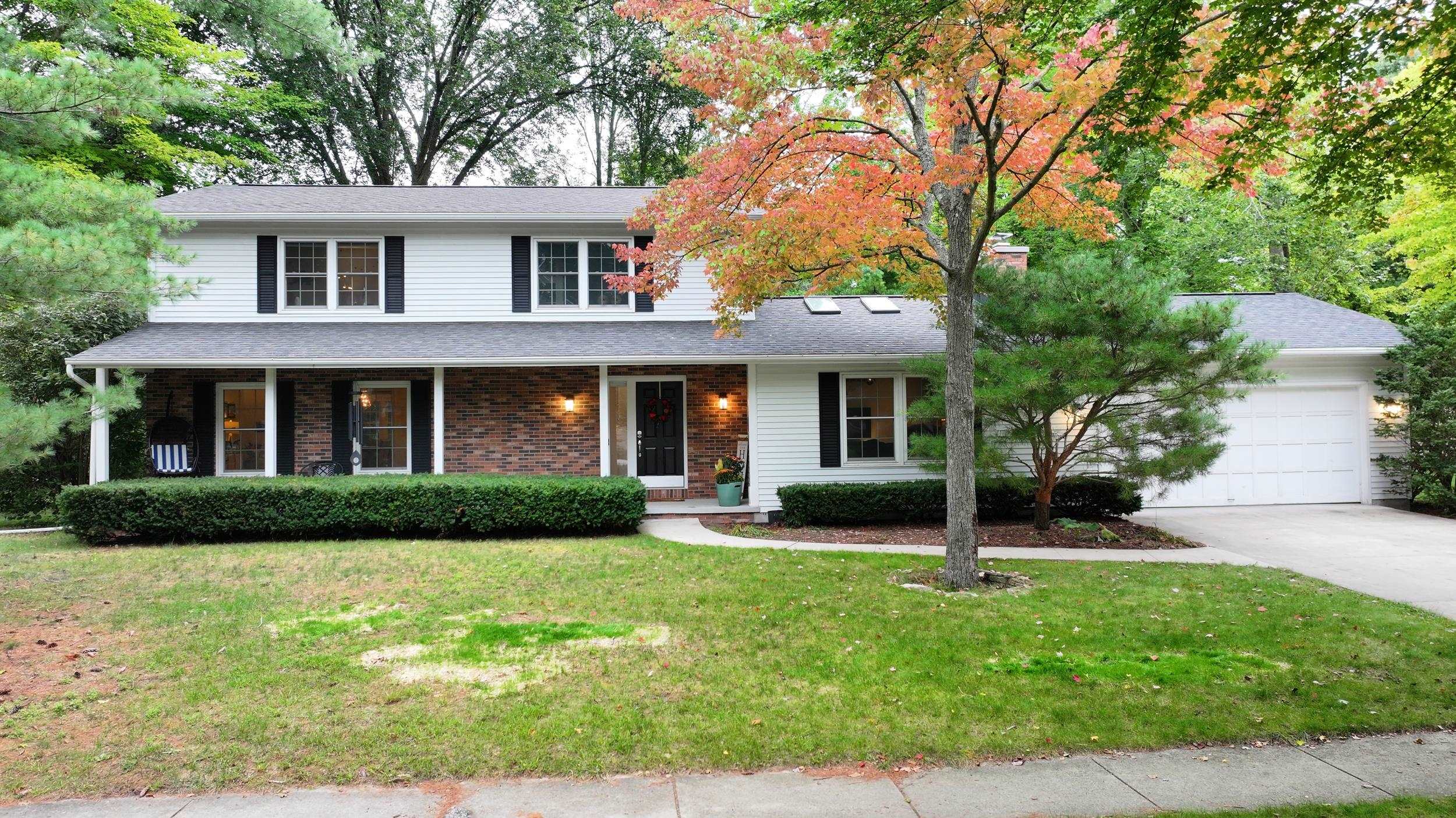 3004 Camberley Lane Property Photo 1