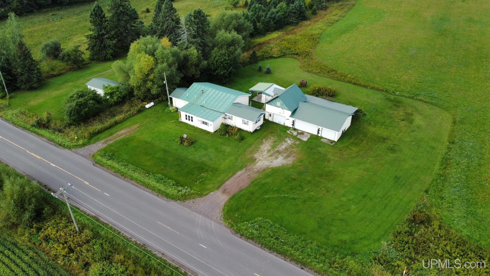15098 Pelkie Road Property Photo 1