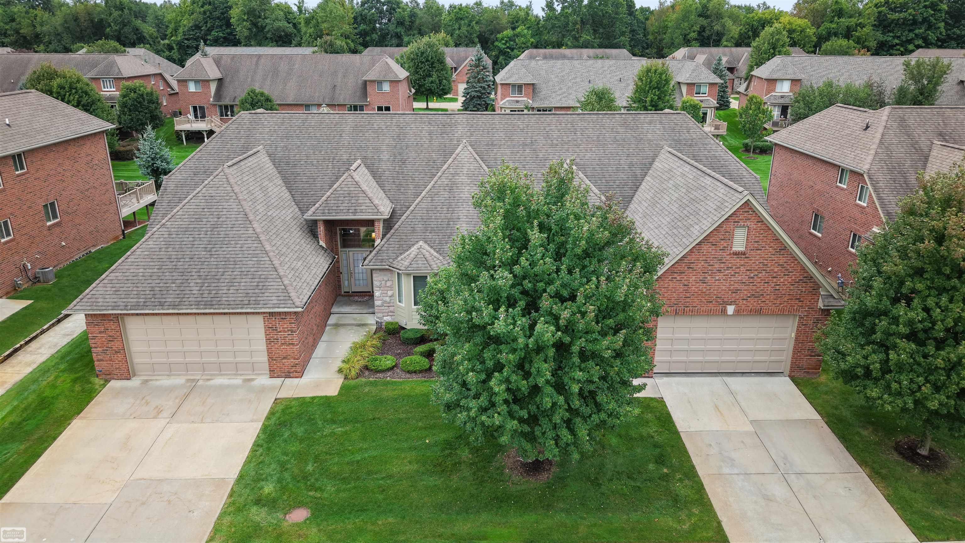 6182 Dana Rose Drive Property Photo 3