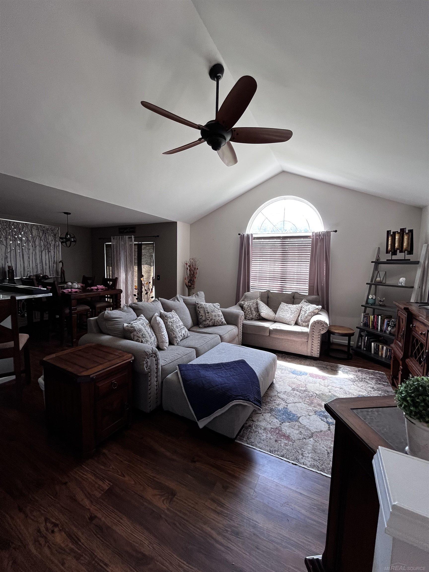 51582 Stern Lane Property Photo 7