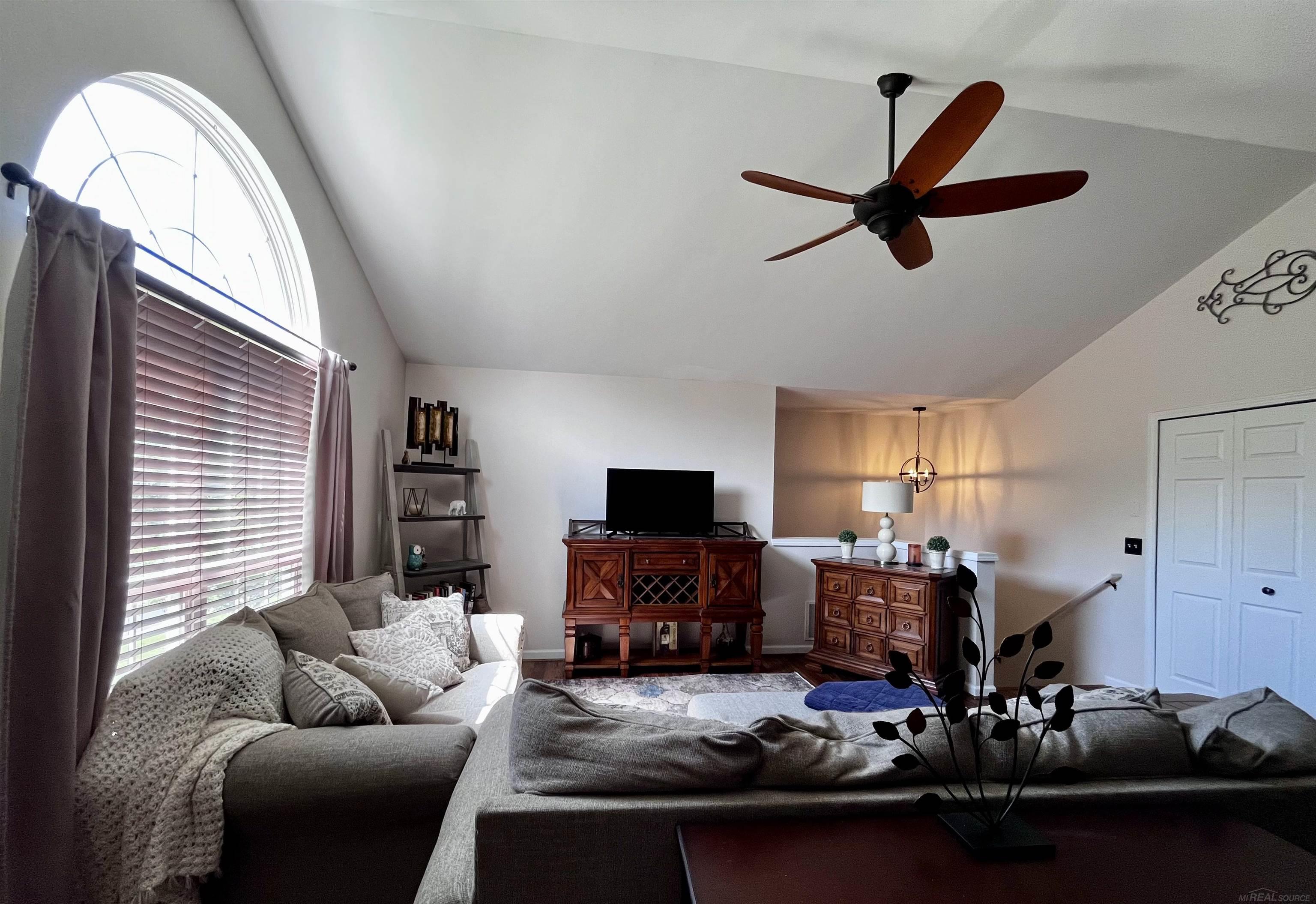 51582 Stern Lane Property Photo 8