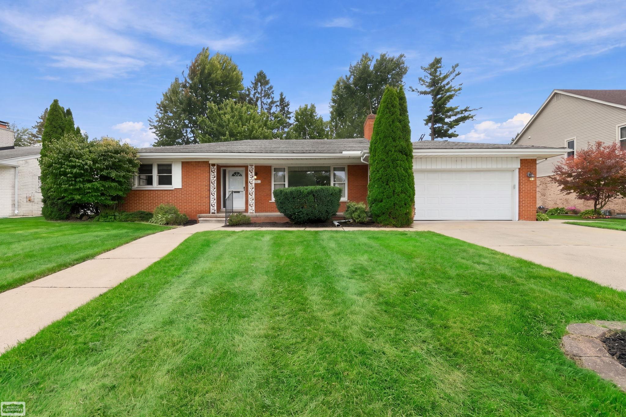 25445 Graceland Circle Property Photo 1