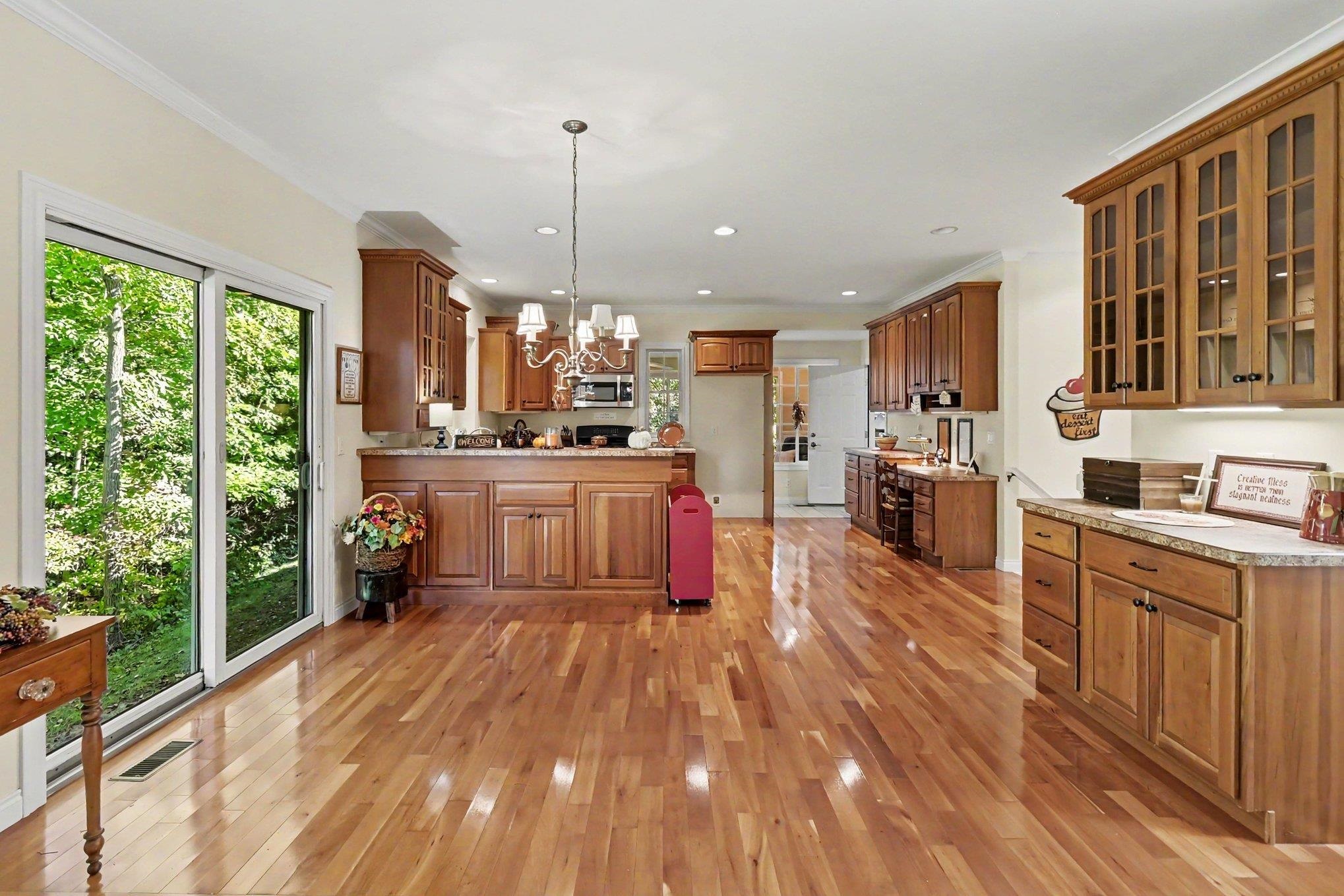 7430 Rock Hollow Lane Property Photo 6